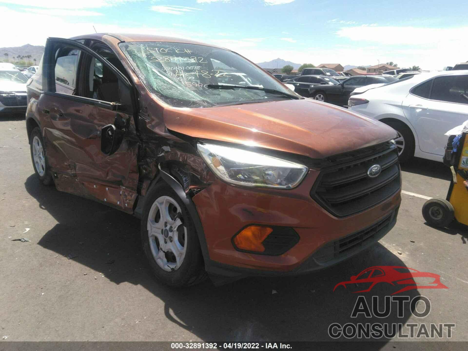 FORD ESCAPE 2017 - 1FMCU0F73HUB15990
