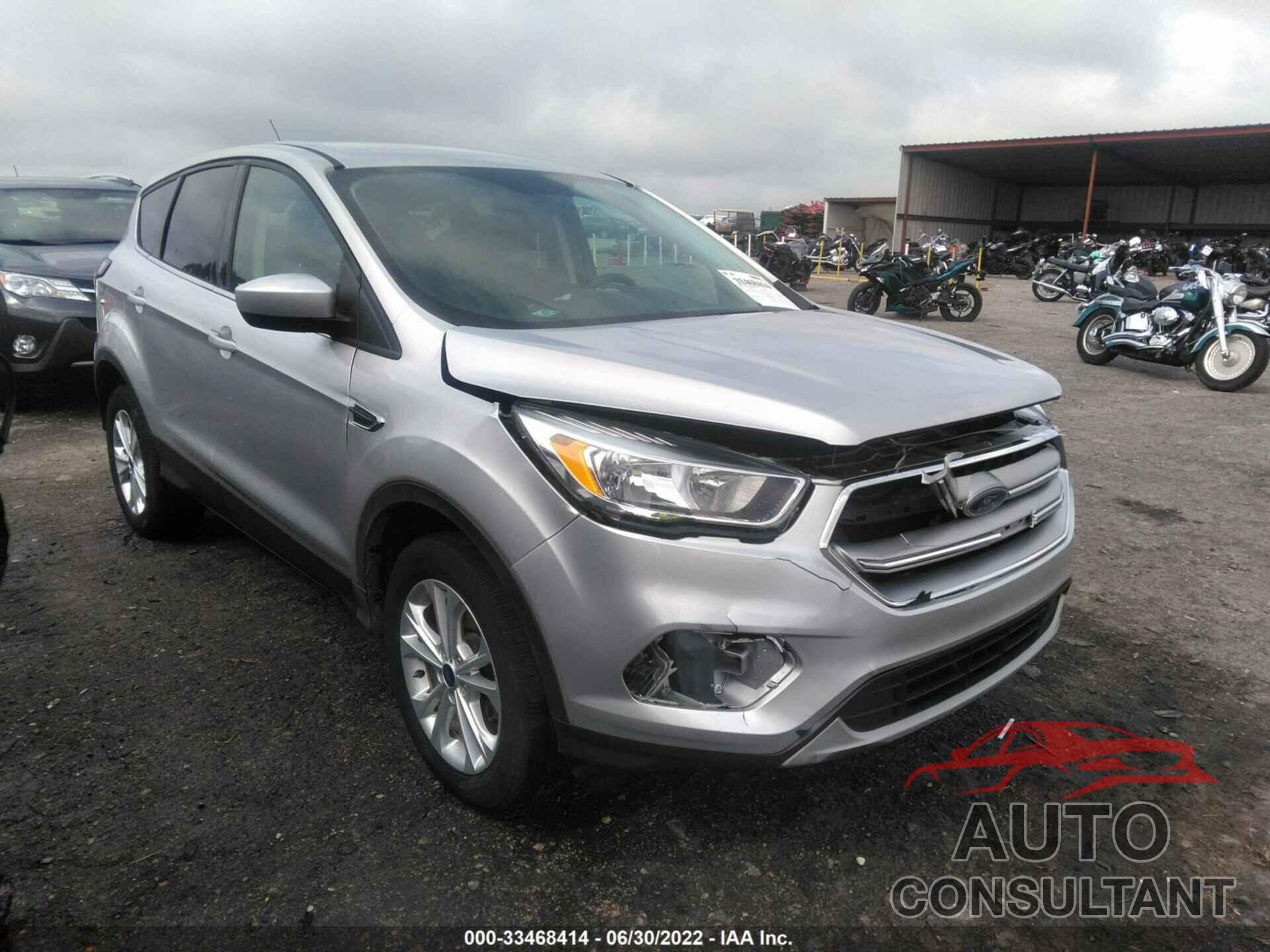 FORD ESCAPE 2017 - 1FMCU9GD1HUC21685