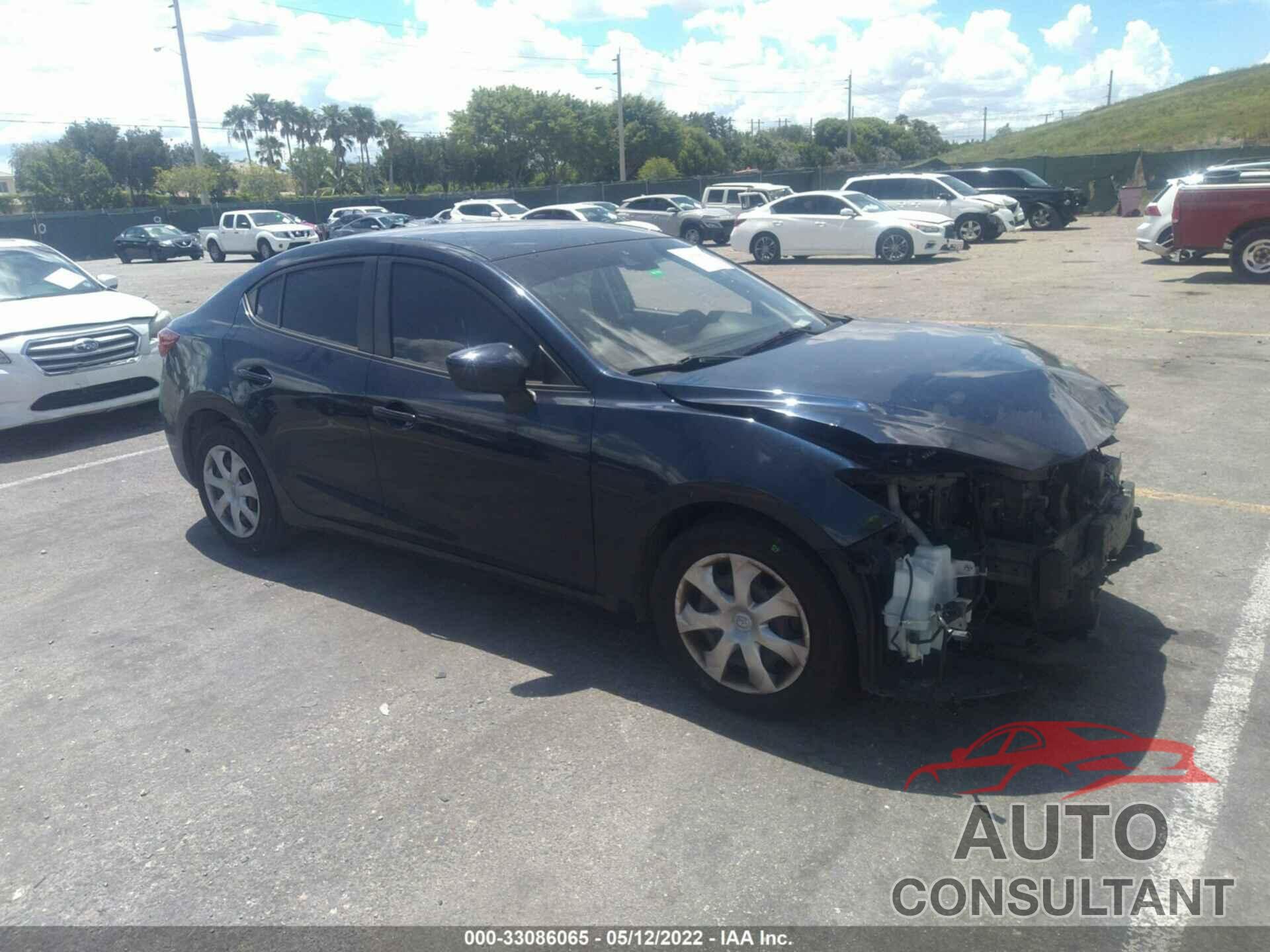 MAZDA MAZDA3 4-DOOR 2018 - 3MZBN1U77JM179074