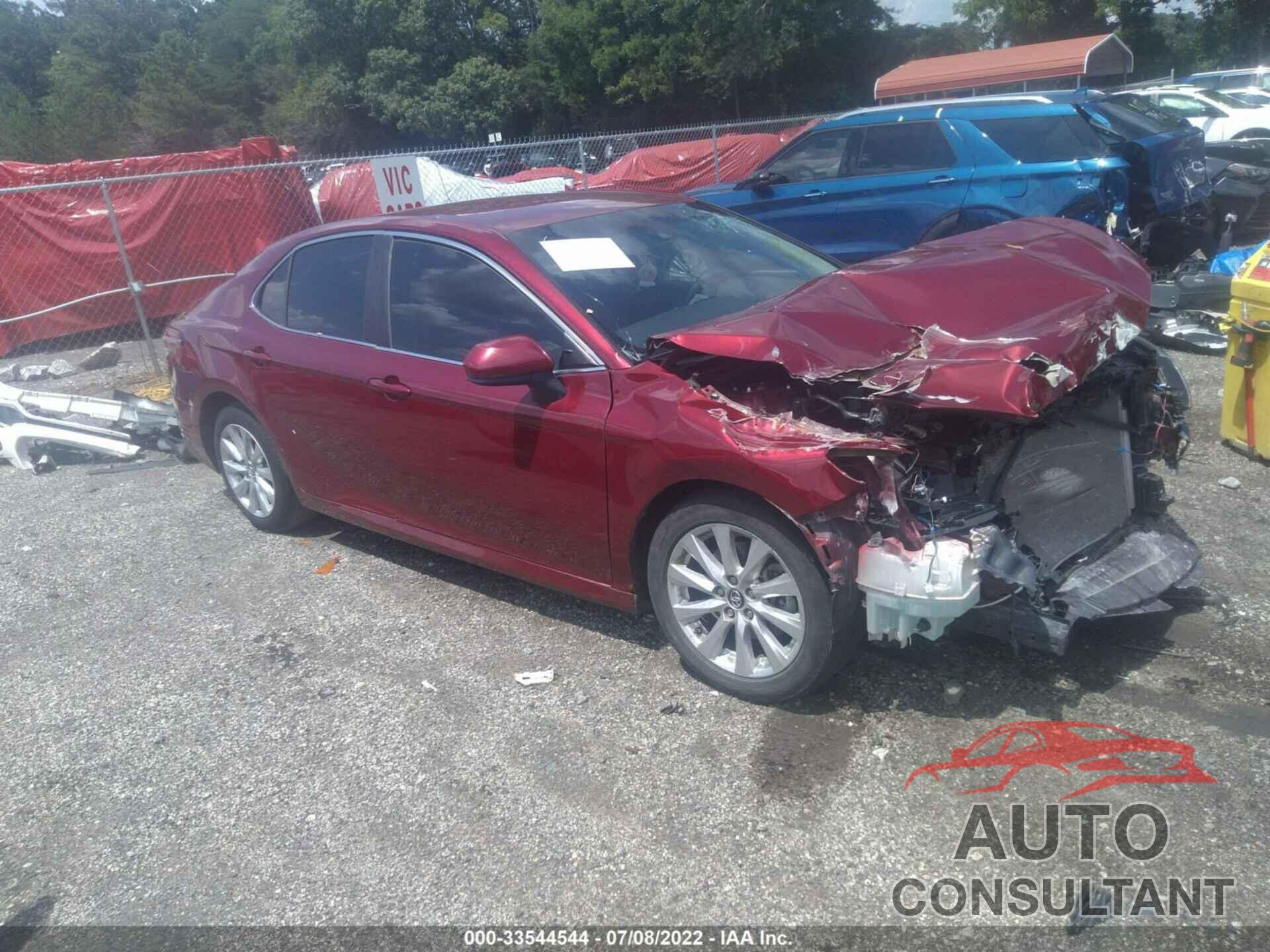 TOYOTA CAMRY 2018 - 4T1B11HK5JU517043