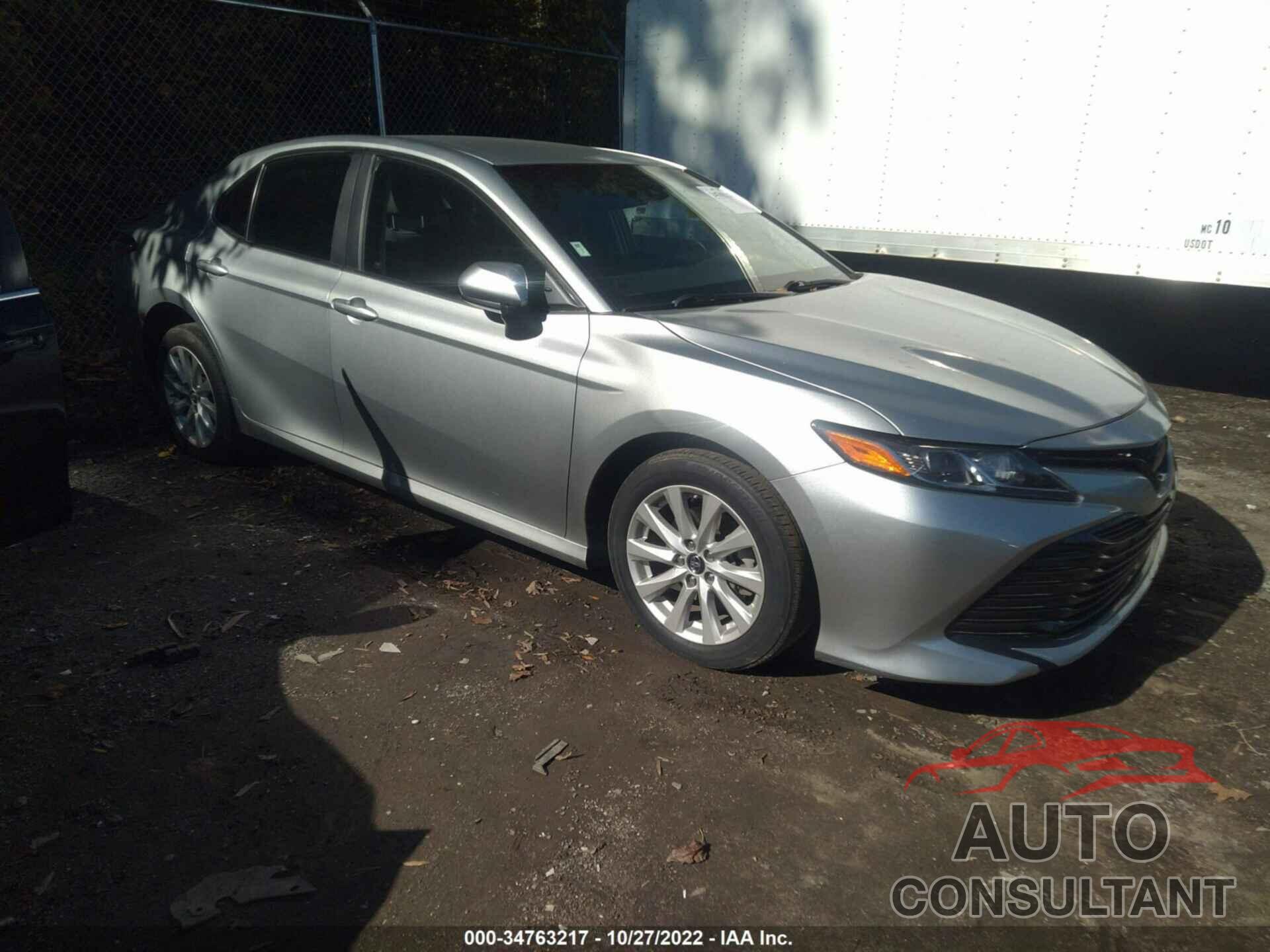 TOYOTA CAMRY 2018 - 4T1B11HK2JU643540