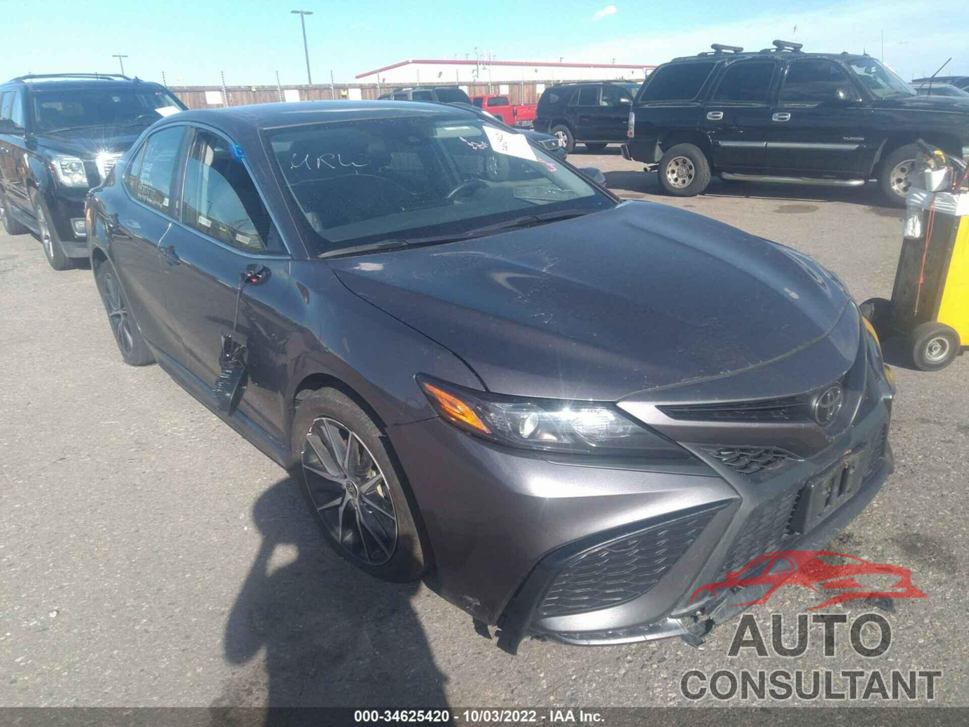 TOYOTA CAMRY 2021 - 4T1G11AK6MU591835