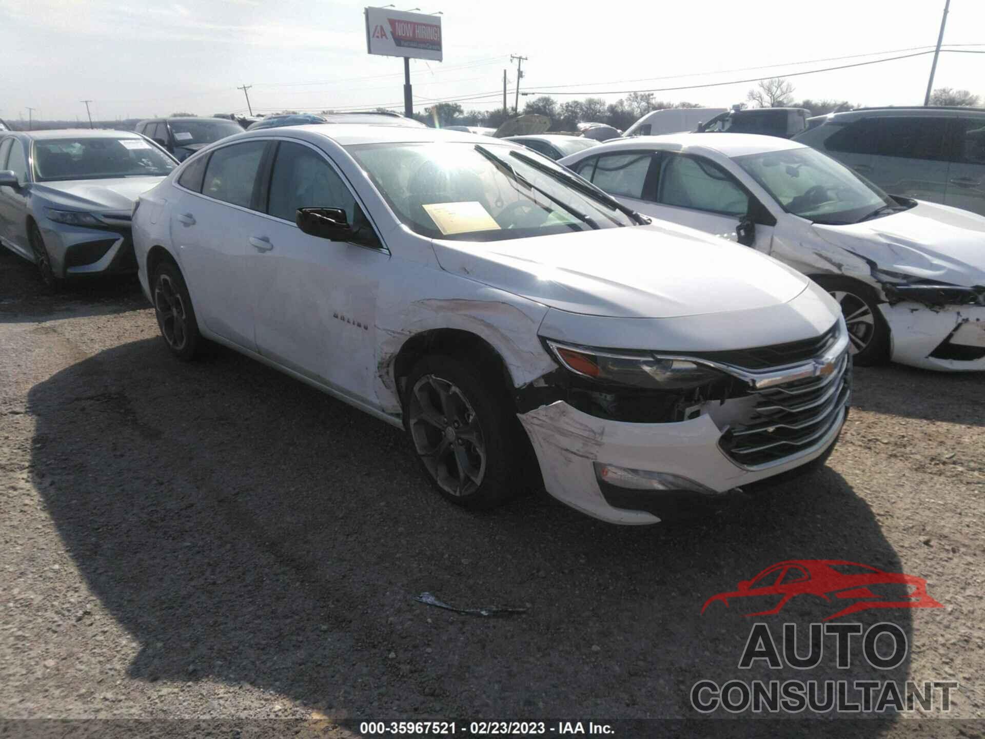 CHEVROLET MALIBU 2021 - 1G1ZD5ST8MF031511