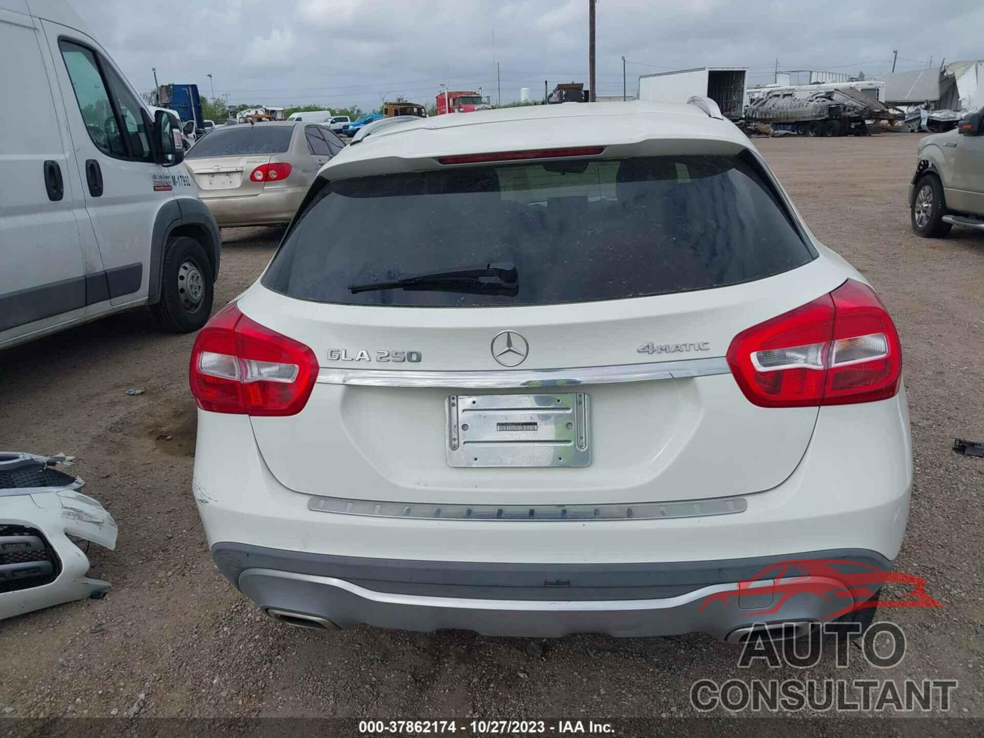 MERCEDES-BENZ GLA 2018 - WDCTG4GB8JJ372747