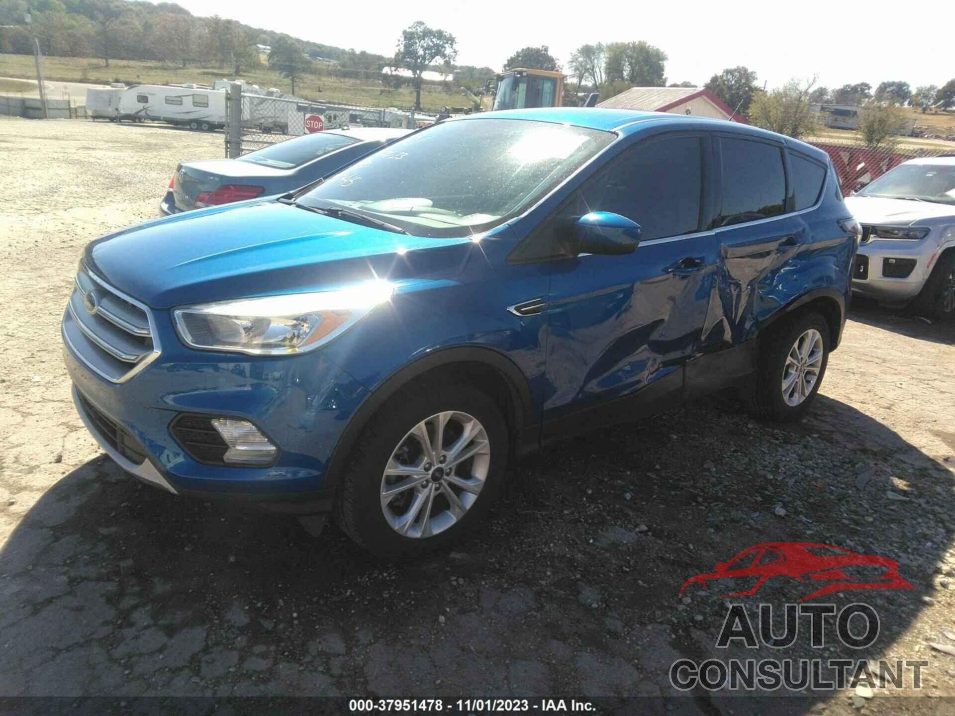 FORD ESCAPE 2017 - 1FMCU9G92HUC57445