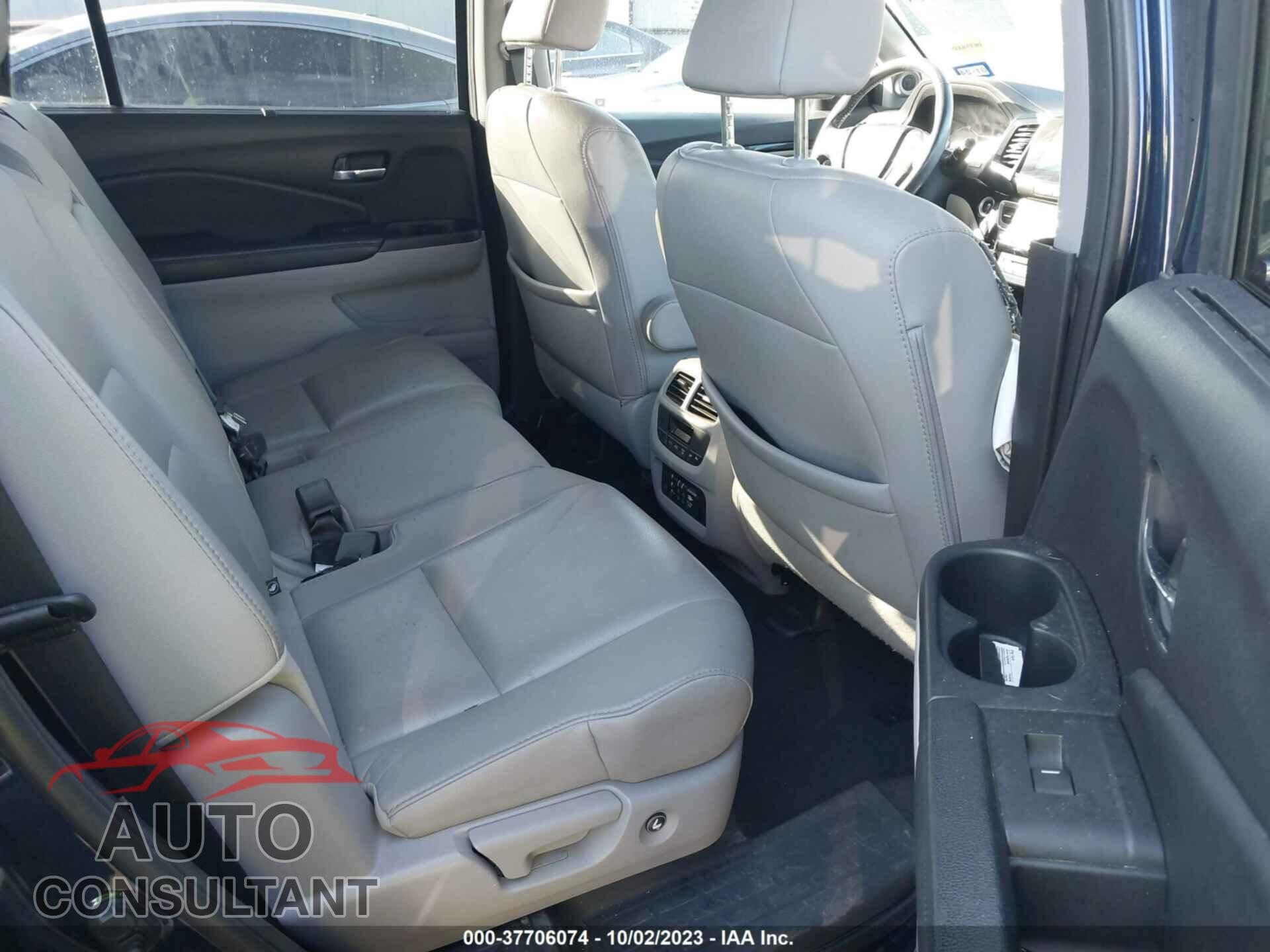 HONDA PILOT 2017 - 5FNYF5H95HB007976
