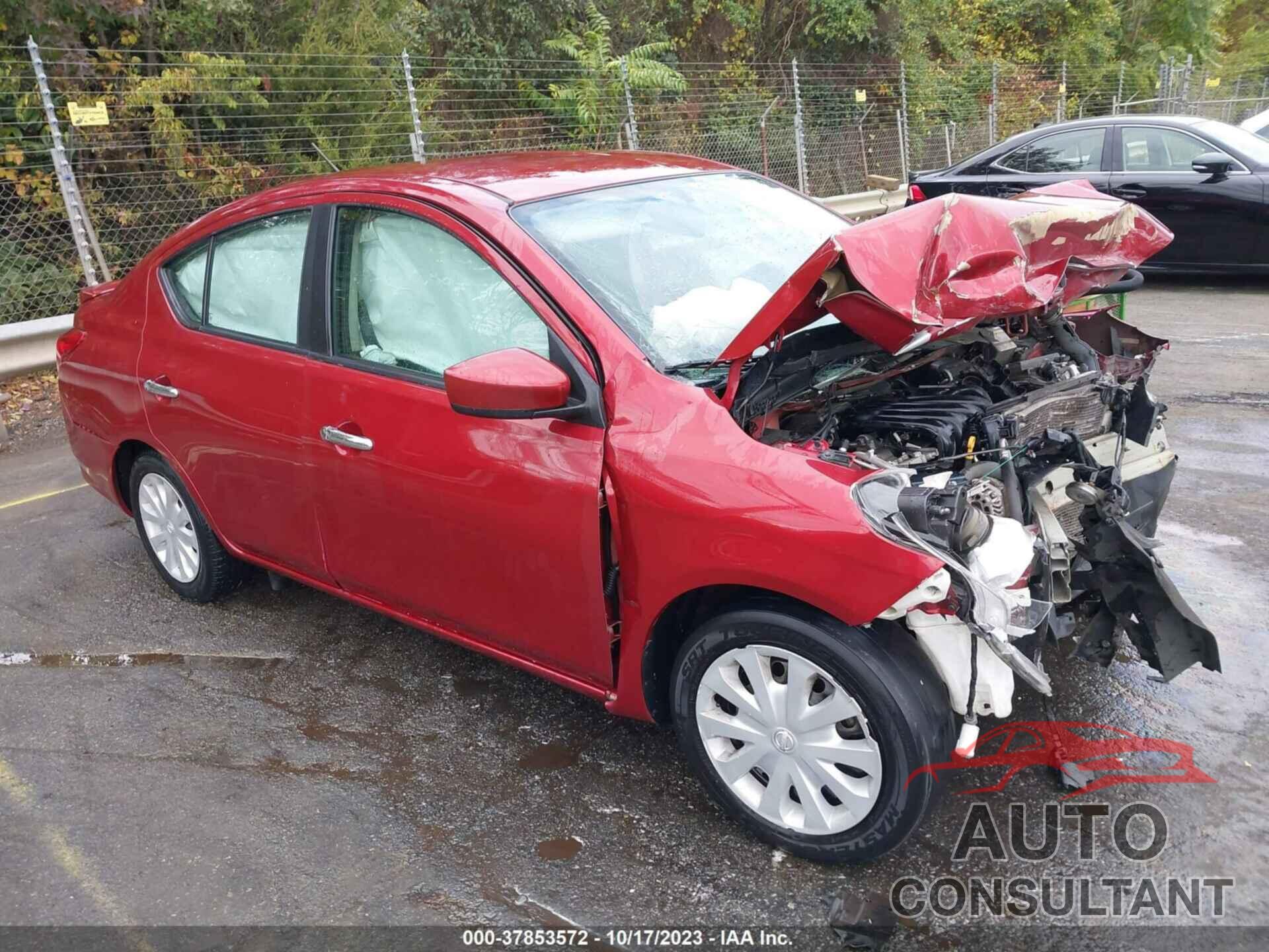 NISSAN VERSA 2018 - 3N1CN7AP8JL810549