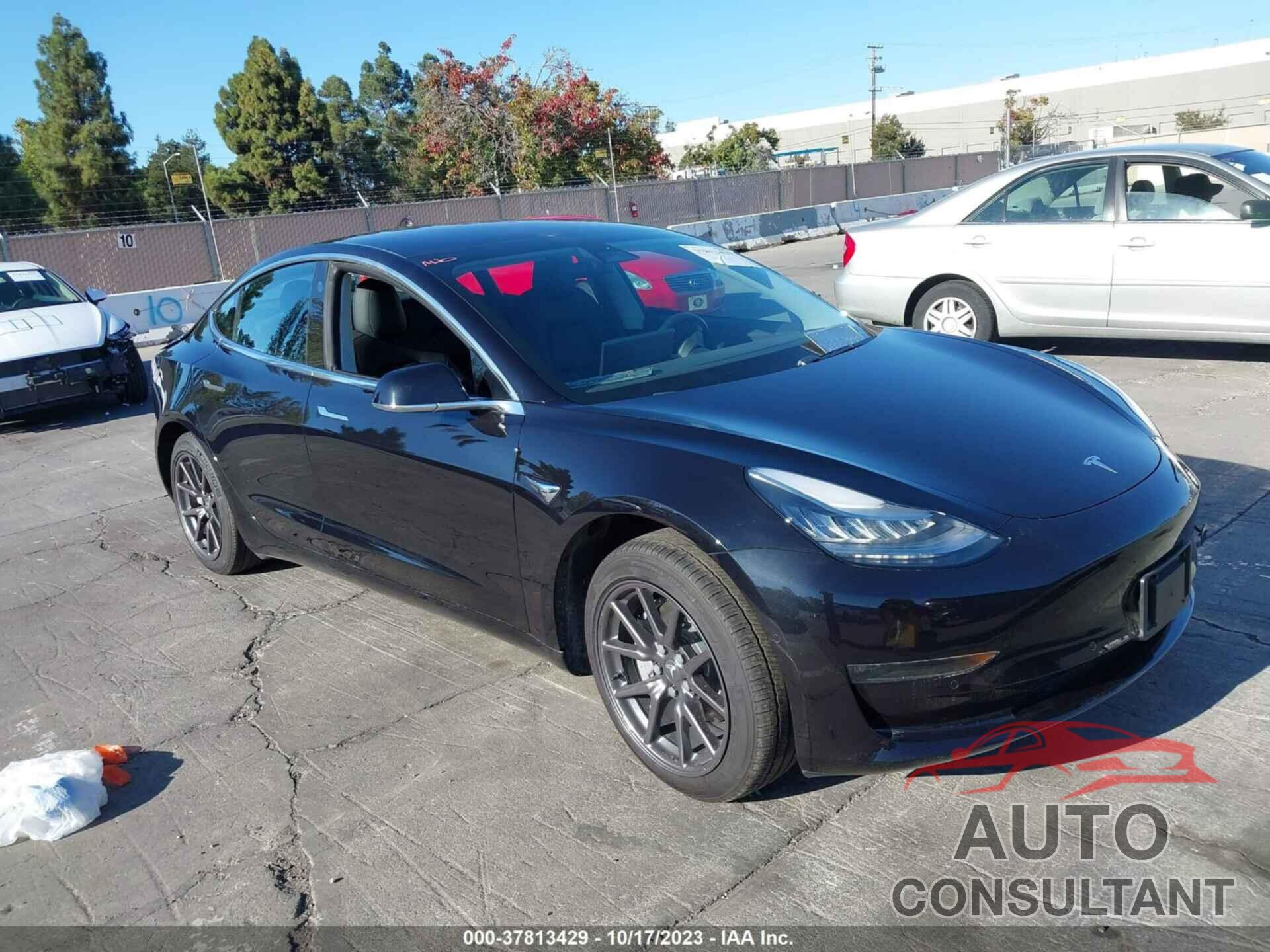TESLA MODEL 3 2018 - 5YJ3E1EB0JF070826
