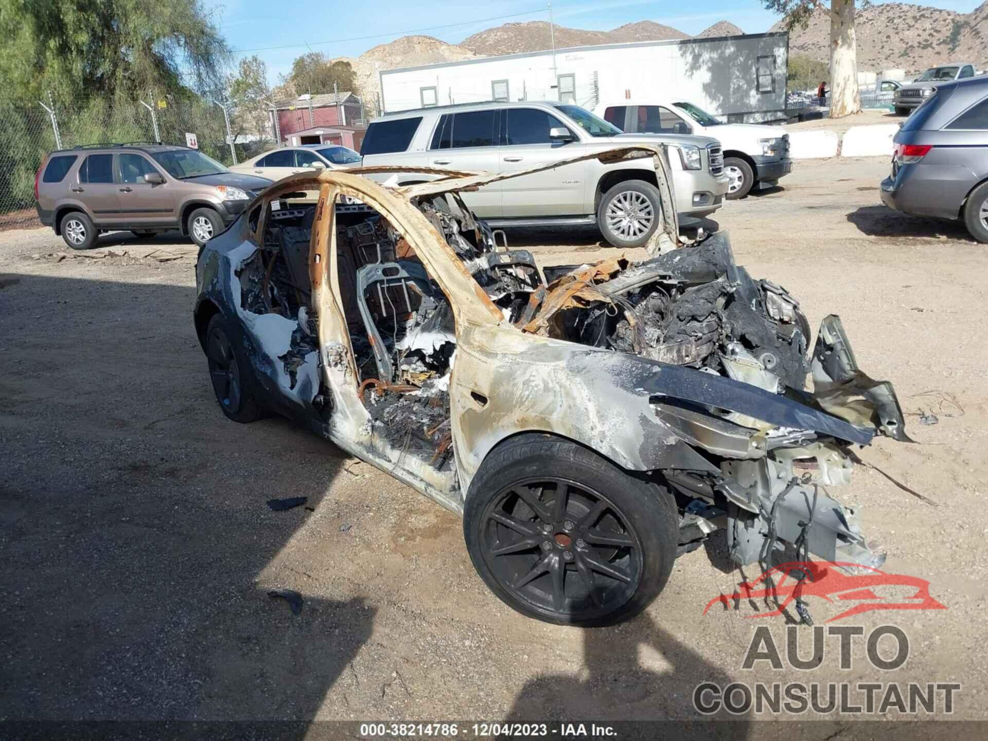 TESLA MODEL 3 2020 - 5YJ3E1EA6LF739515