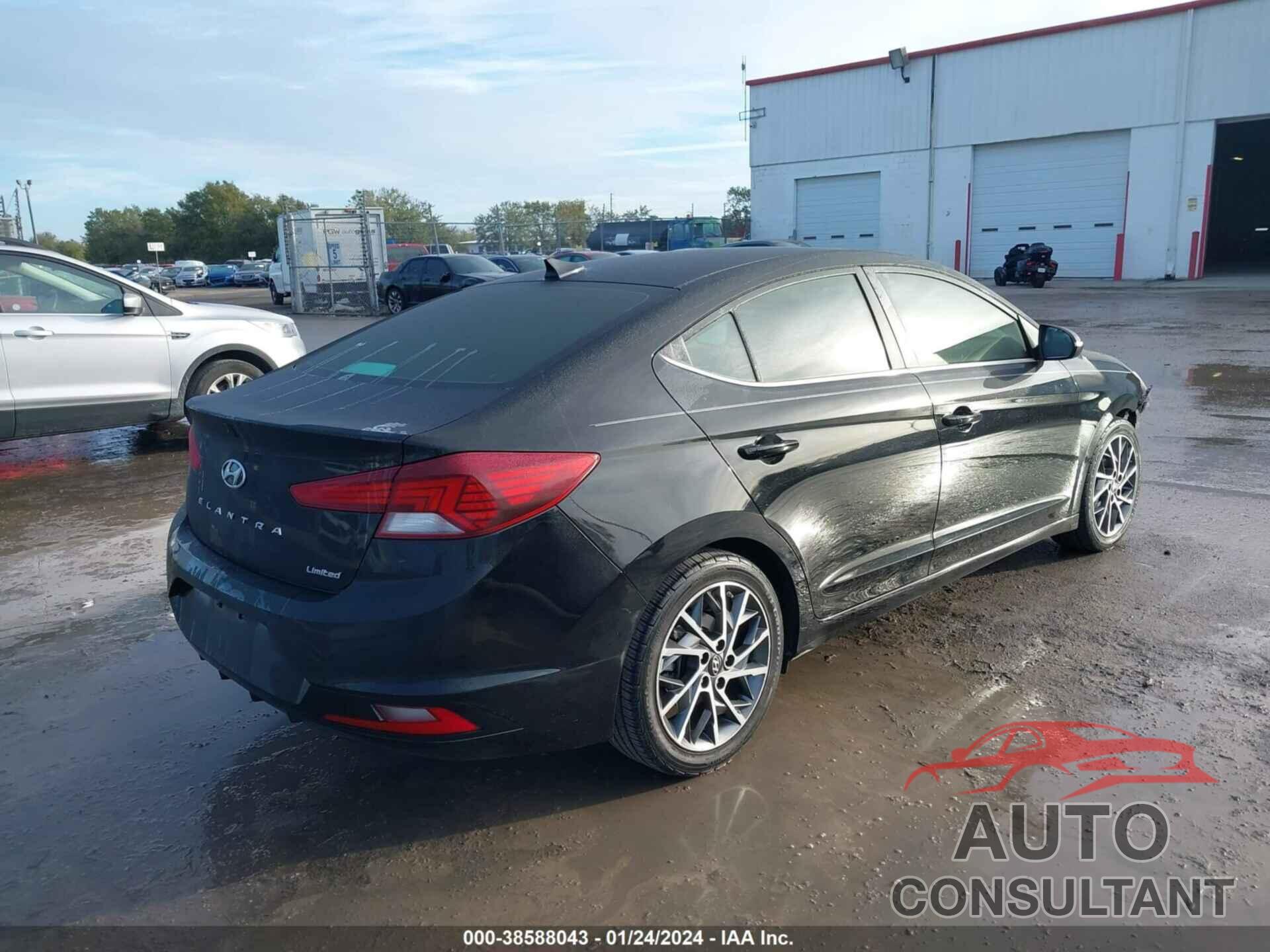 HYUNDAI ELANTRA 2019 - KMHD84LF8KU806841