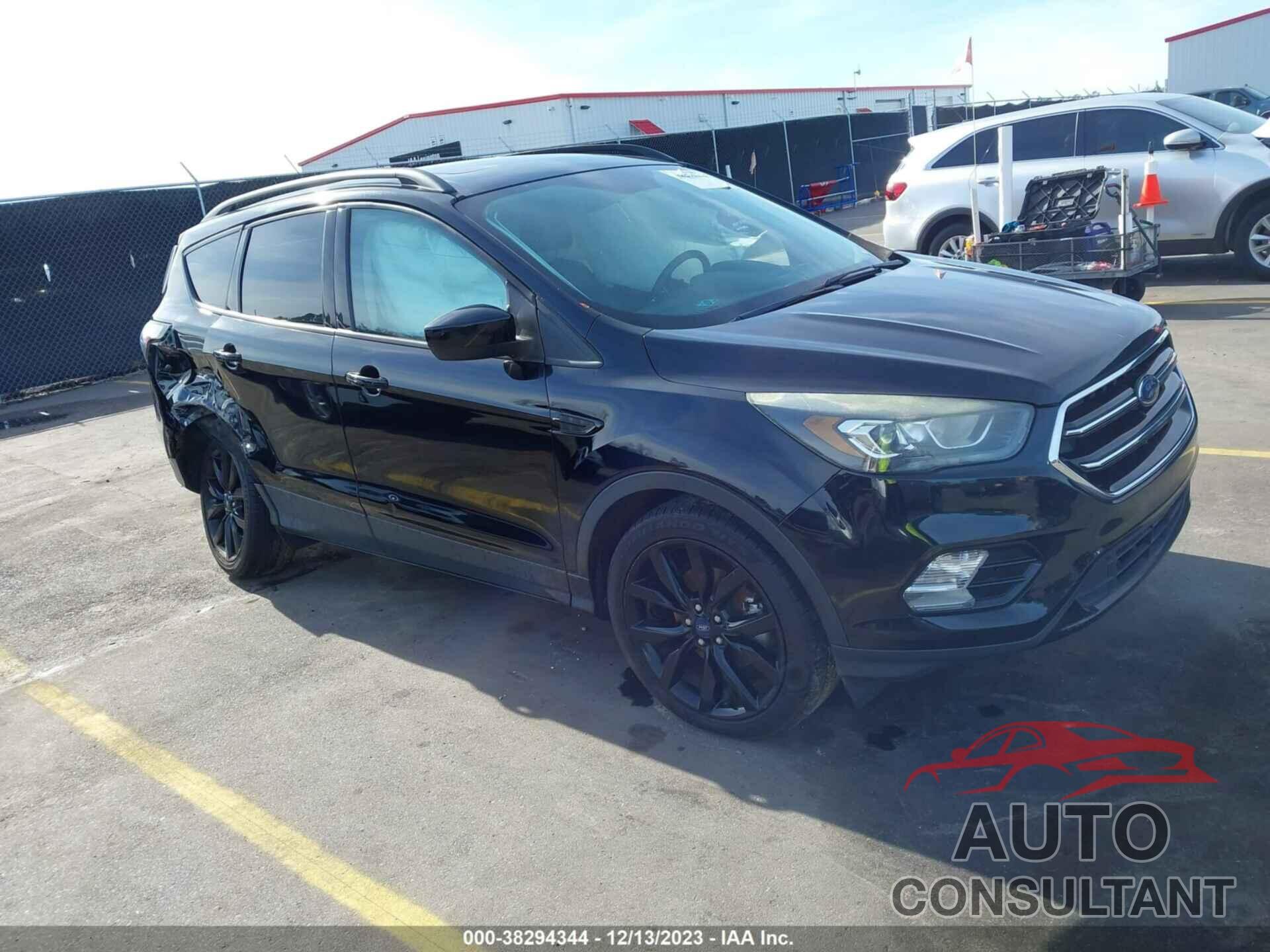 FORD ESCAPE 2017 - 1FMCU0GD4HUD48717