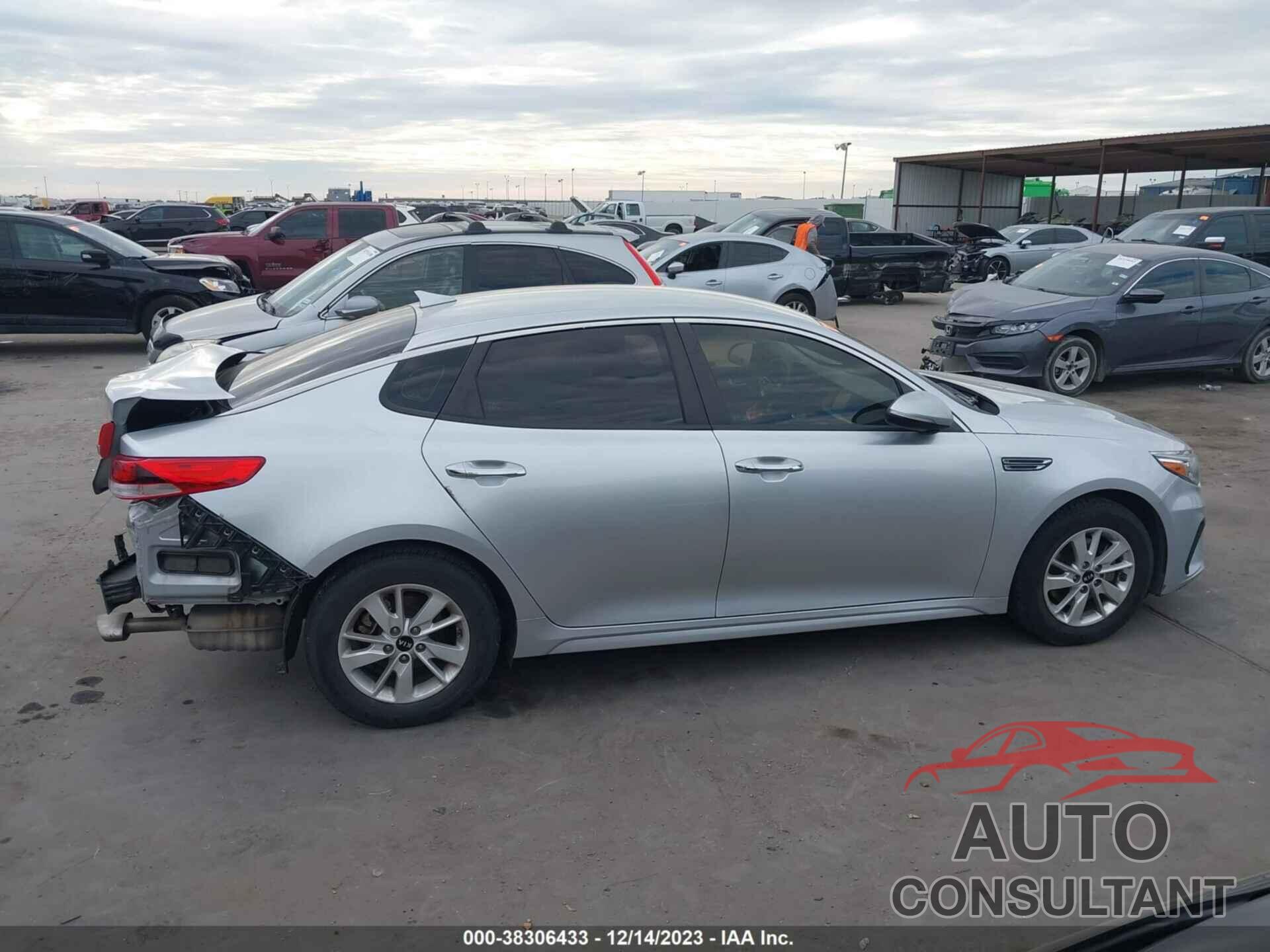 KIA OPTIMA 2019 - 5XXGT4L31KG275784