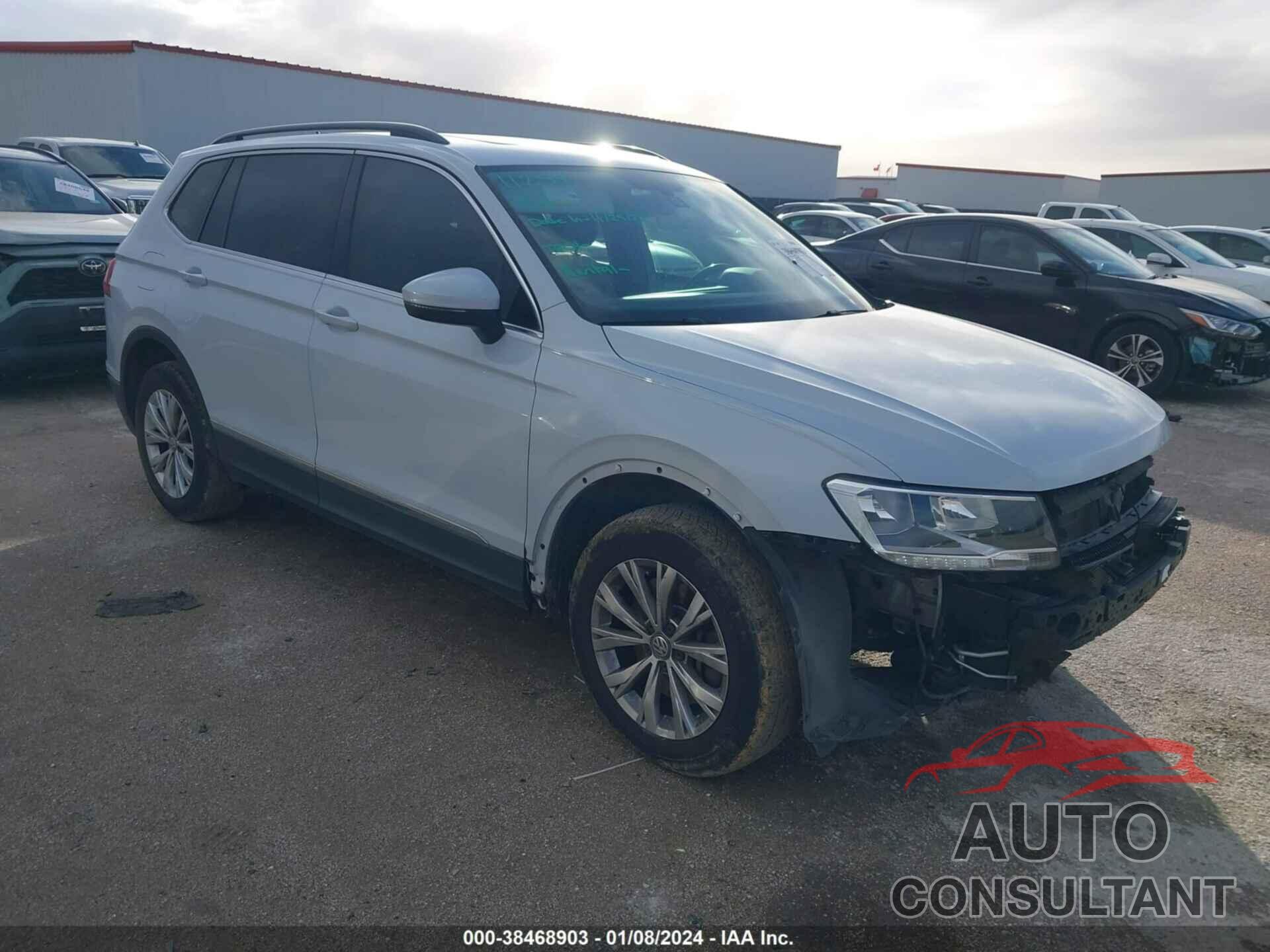 VOLKSWAGEN TIGUAN 2018 - 3VV3B7AX7JM051667