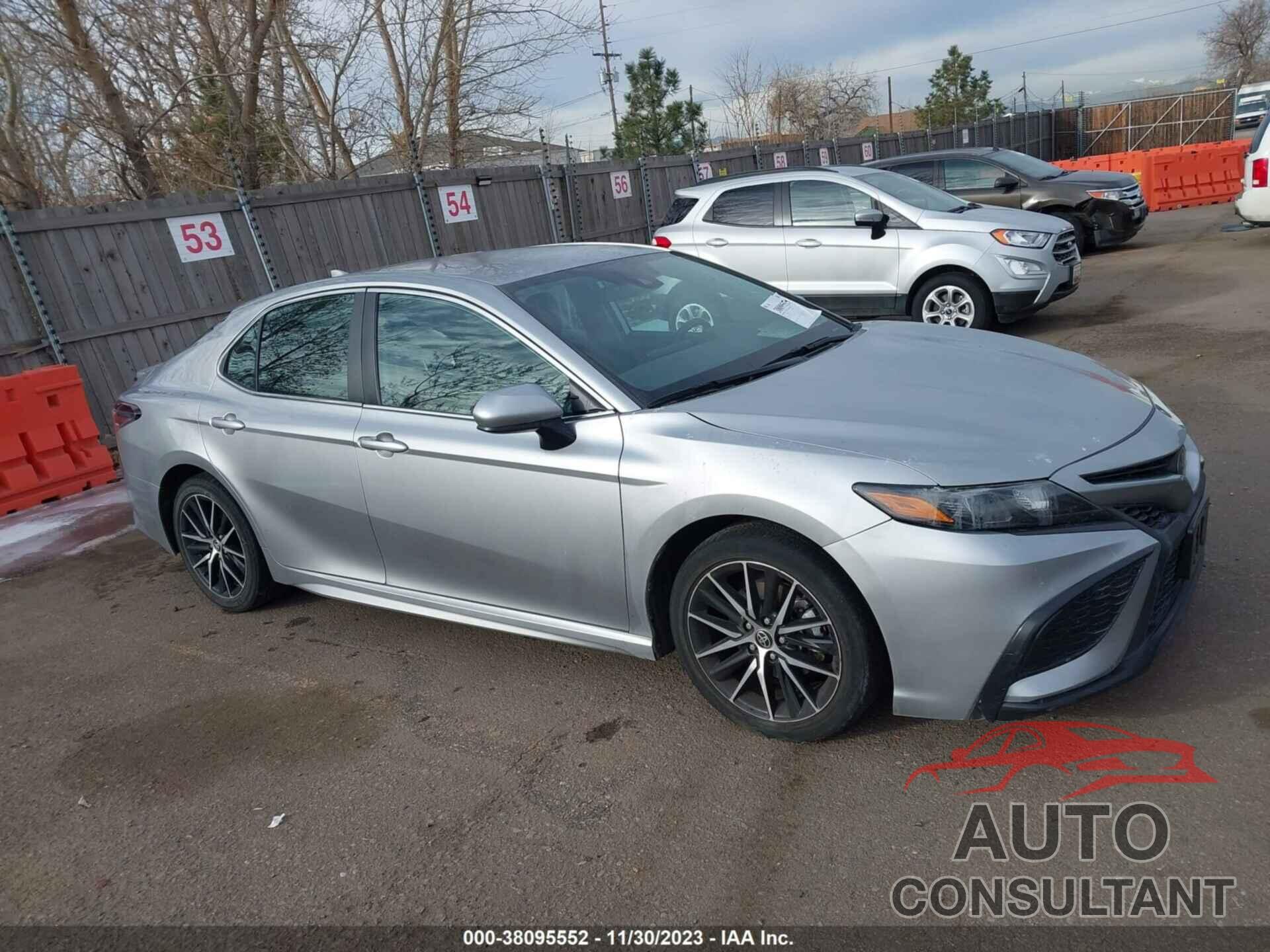 TOYOTA CAMRY 2021 - 4T1G11AK5MU611735