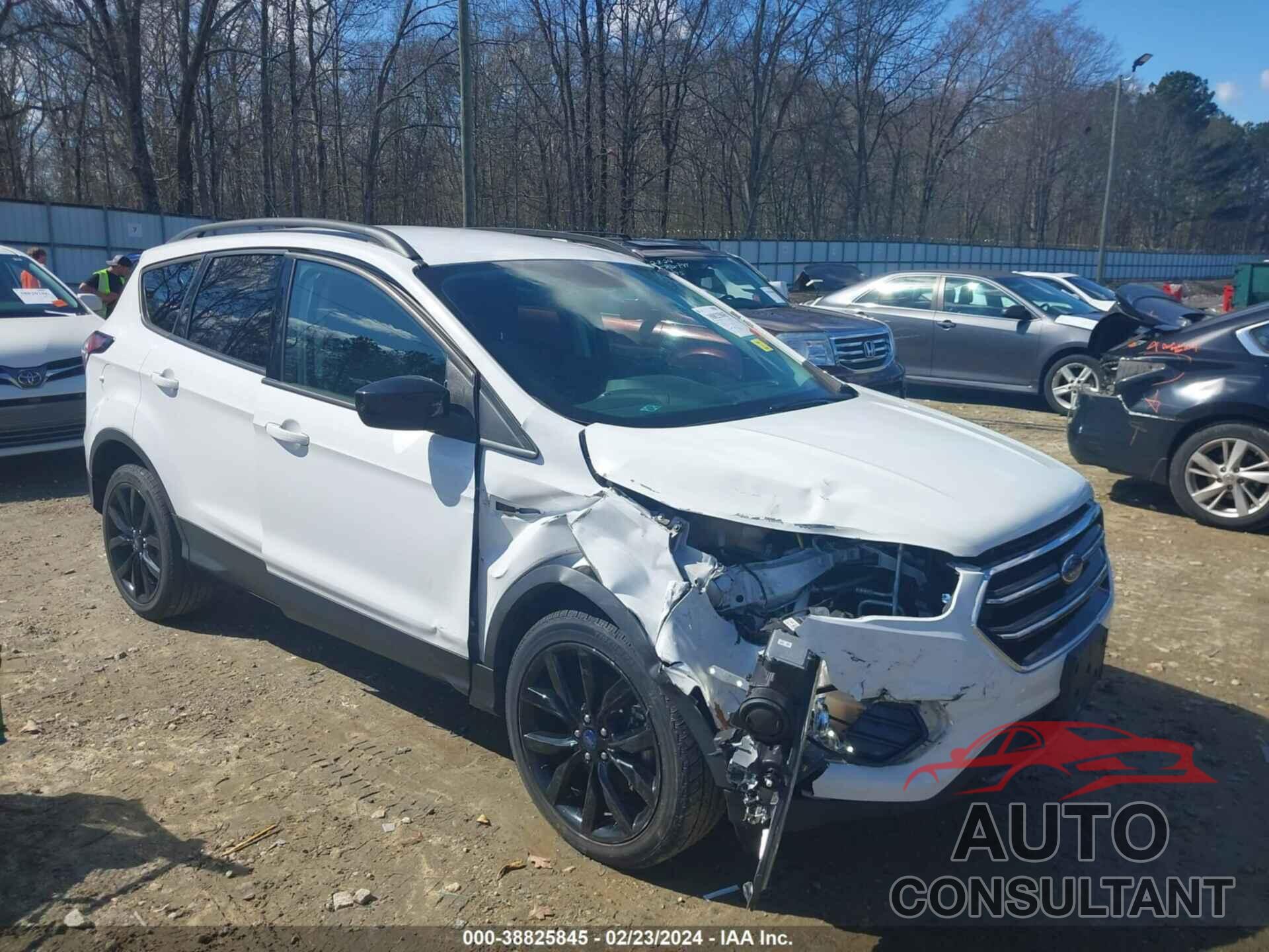 FORD ESCAPE 2017 - 1FMCU0G92HUB88218