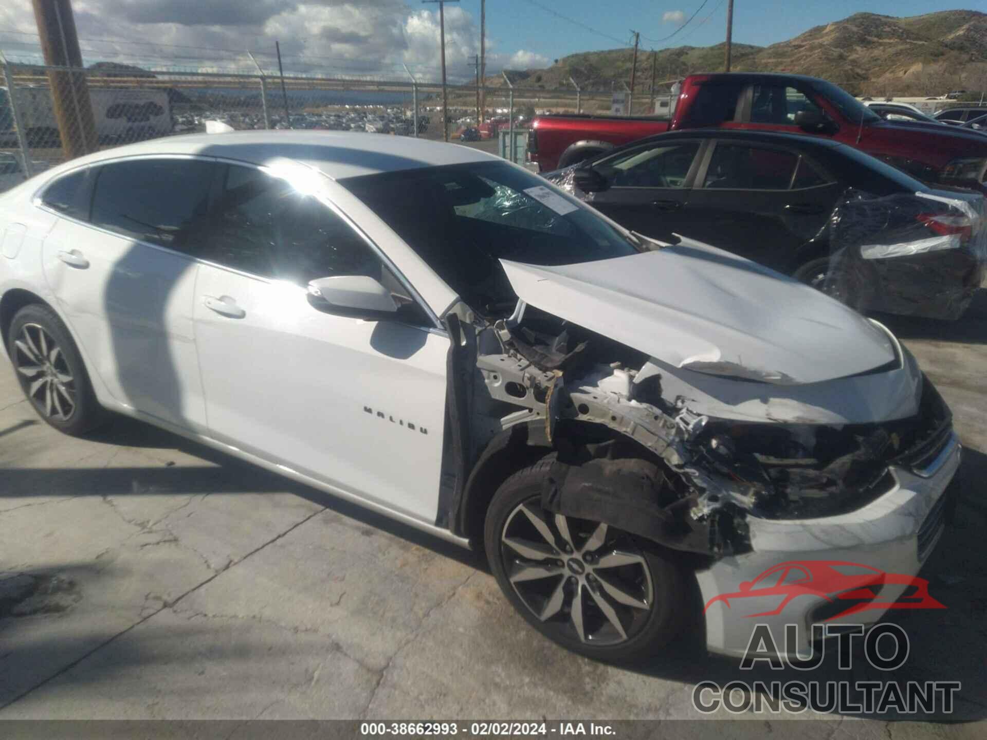 CHEVROLET MALIBU 2018 - 1G1ZD5ST7JF281026