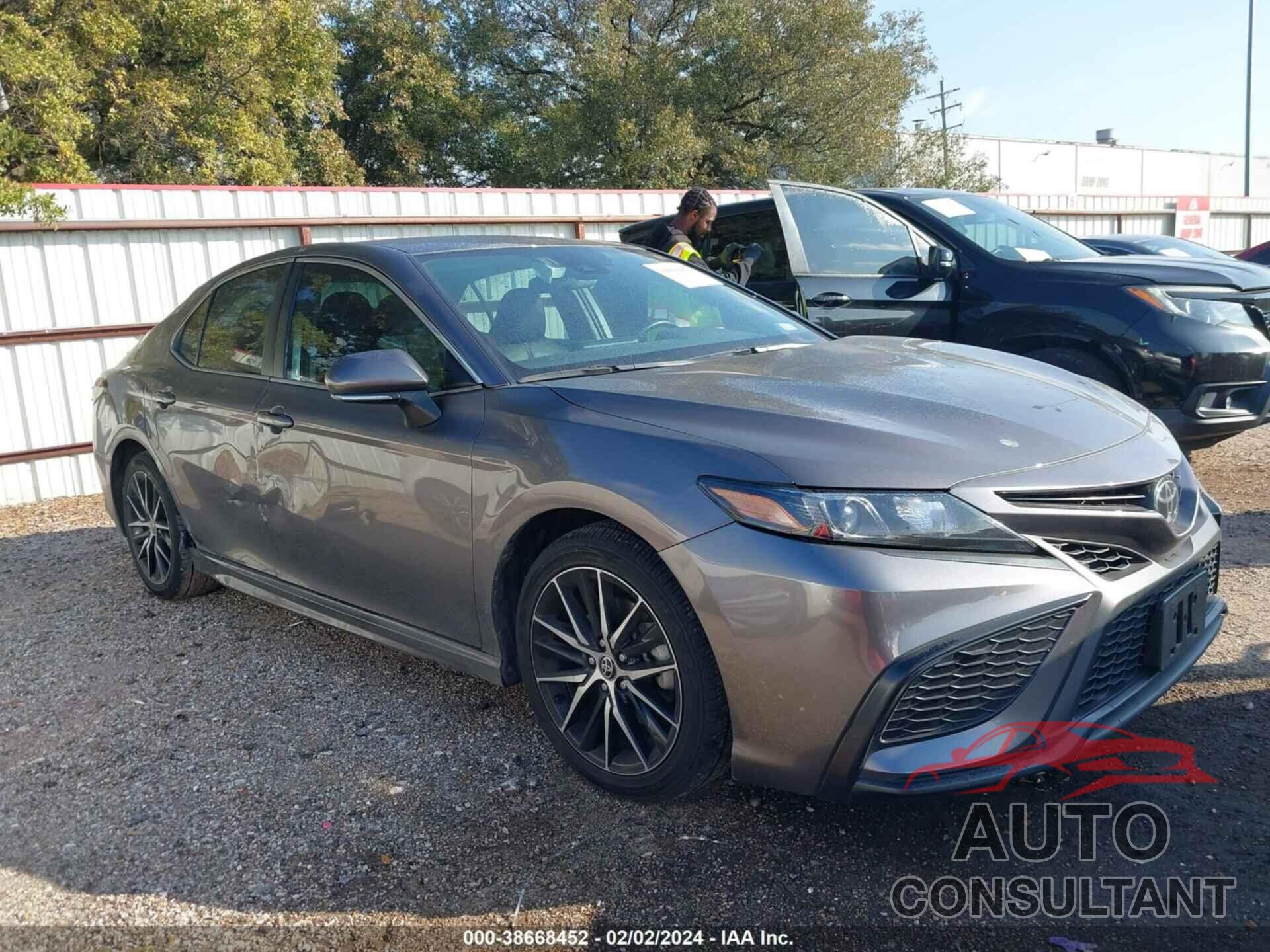 TOYOTA CAMRY 2022 - 4T1G11AK4NU622033