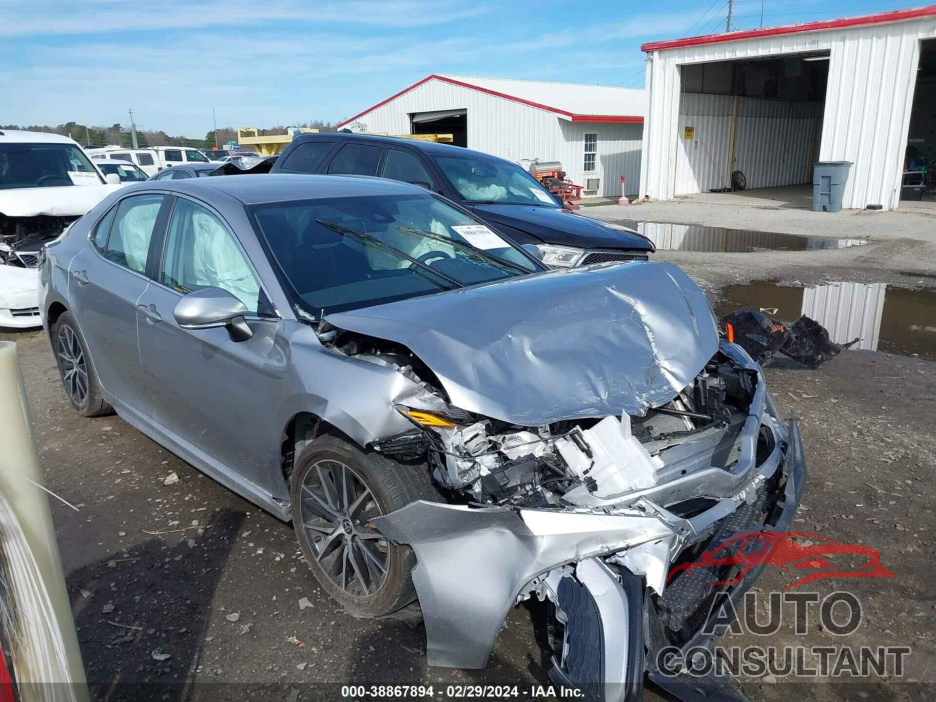 TOYOTA CAMRY 2023 - 4T1G11AK2PU770409