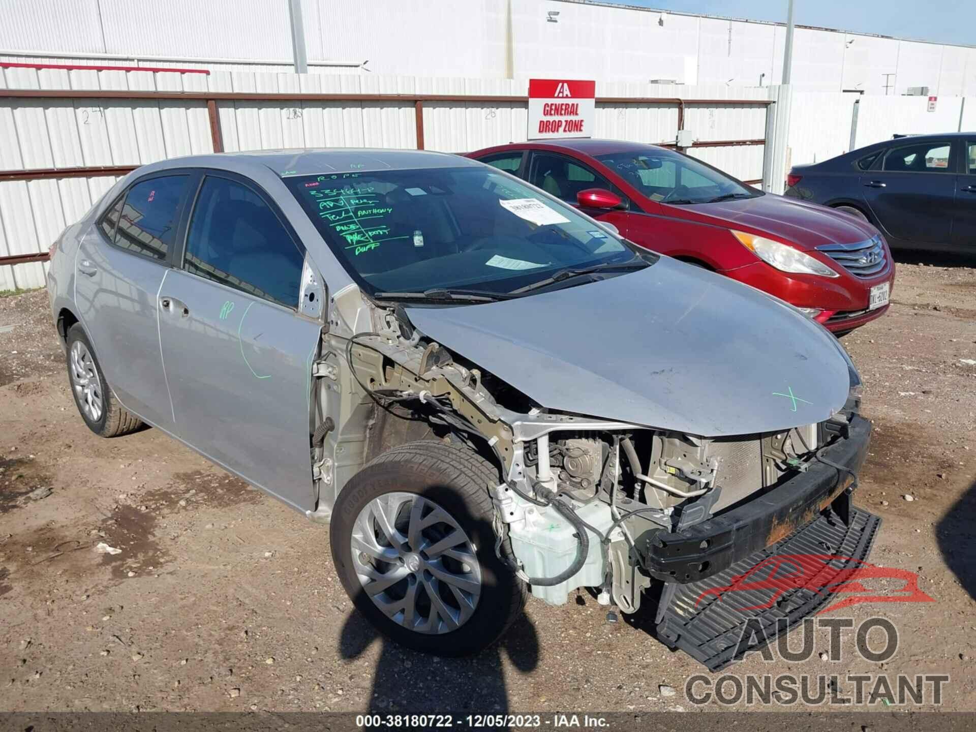 TOYOTA COROLLA 2018 - 5YFBURHE4JP774650