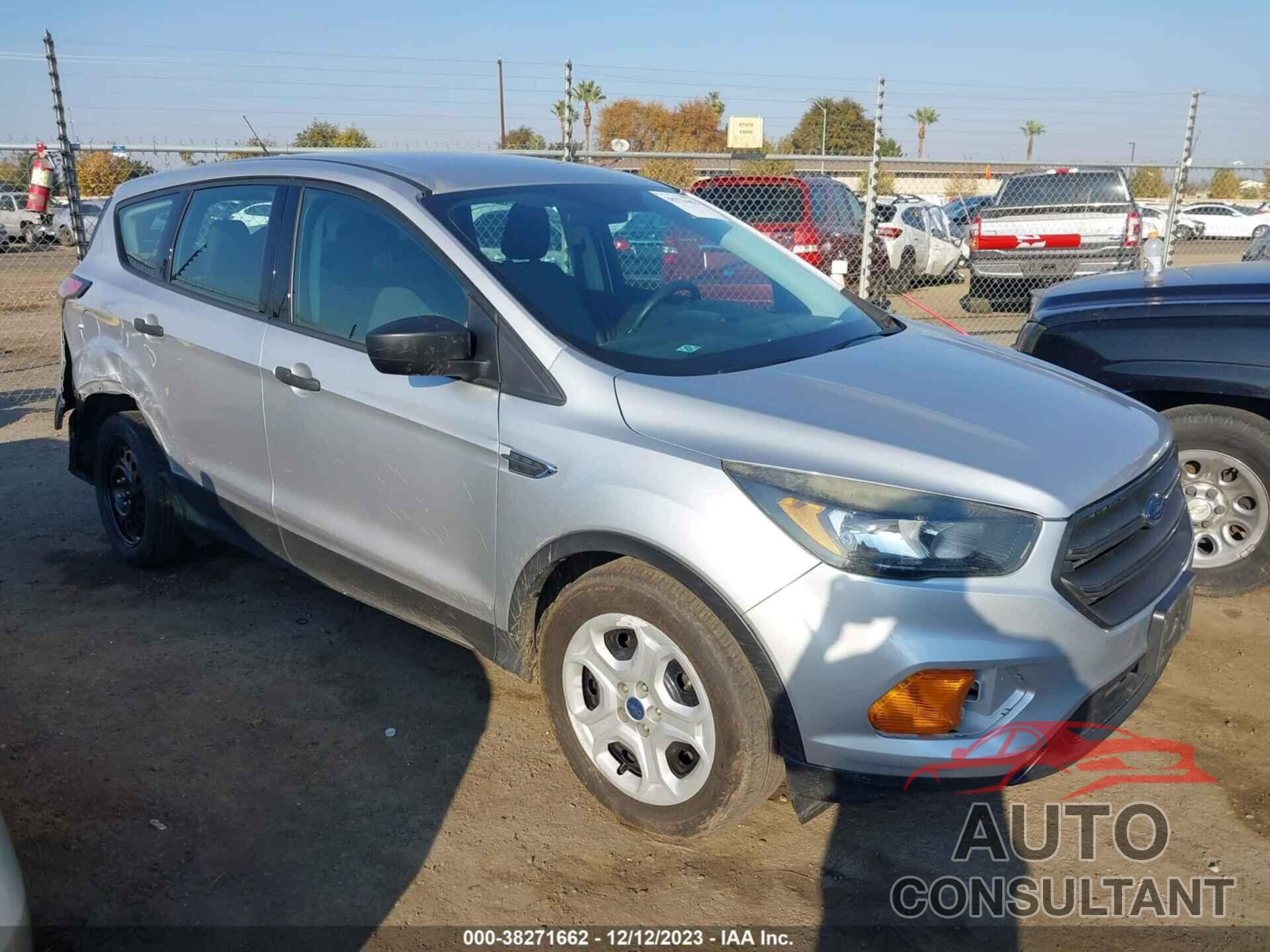 FORD ESCAPE 2018 - 1FMCU0F70JUA24617