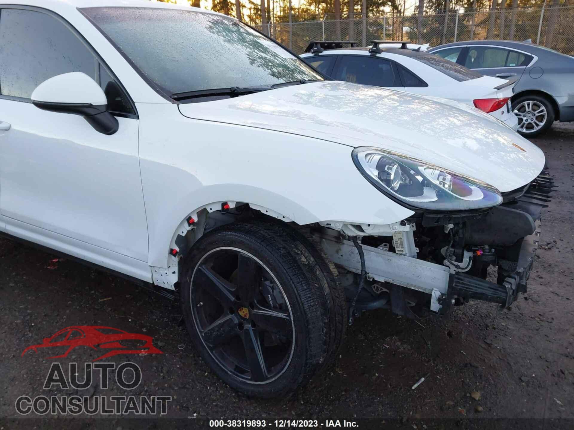PORSCHE CAYENNE 2016 - WP1AA2A26GKA13104