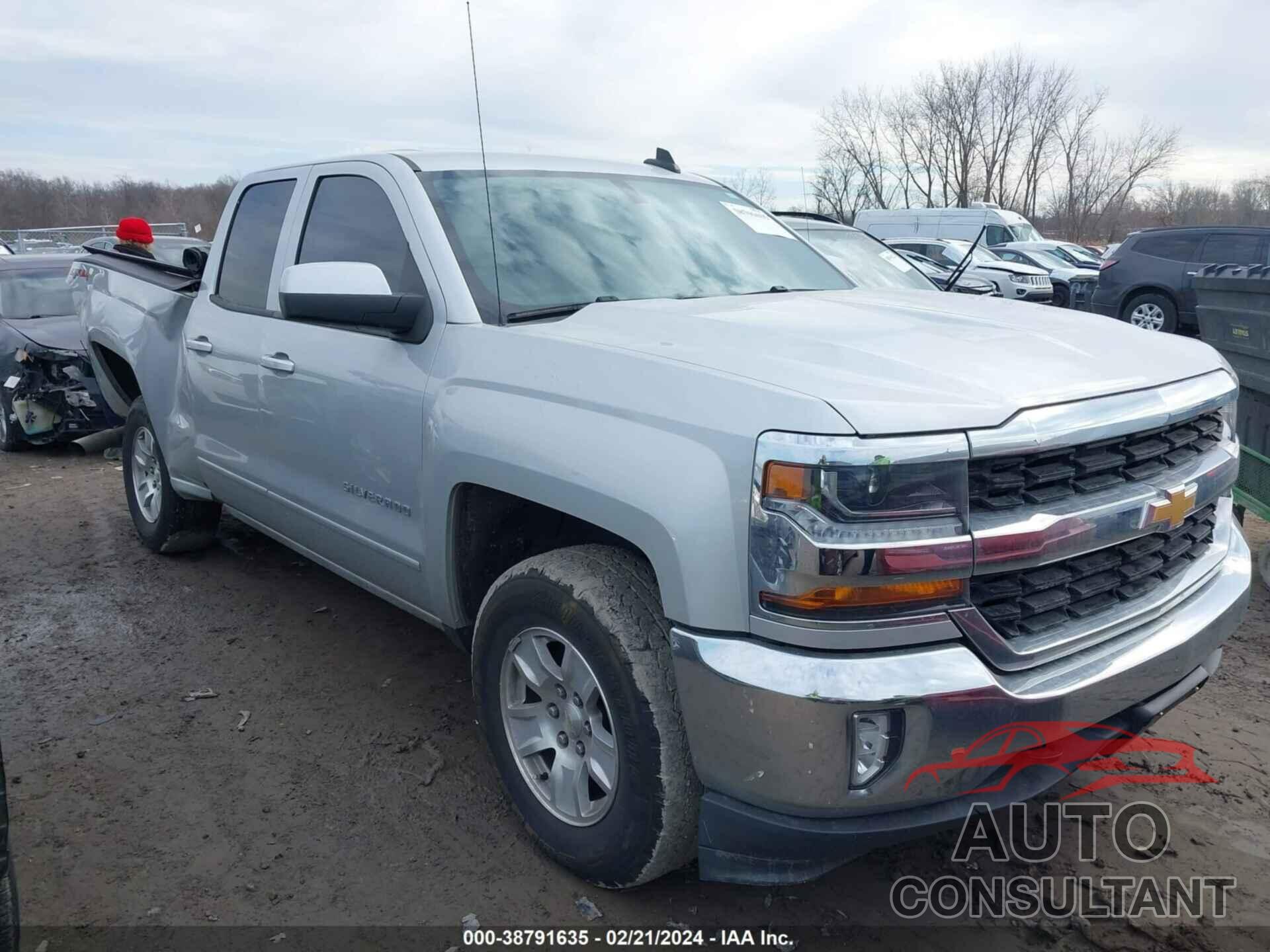 CHEVROLET SILVERADO 1500 2018 - 2GCVKREC4J1100311