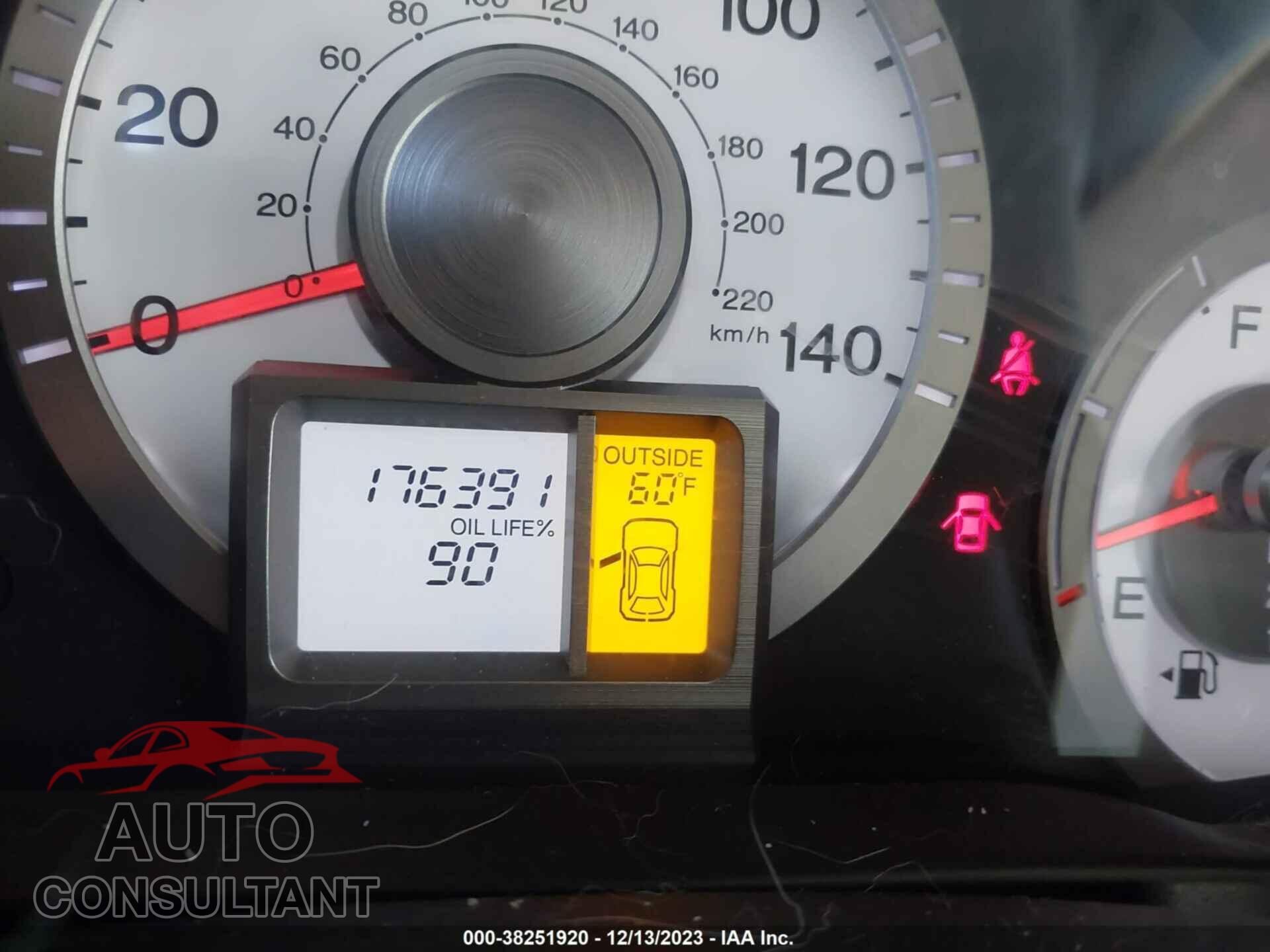 HONDA PILOT 2011 - 5FNYF4H56BB064010