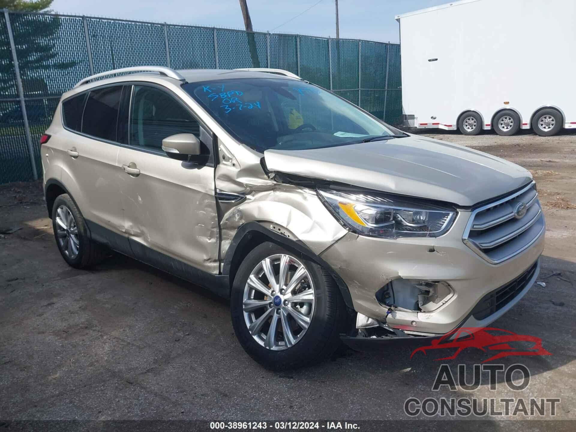 FORD ESCAPE 2018 - 1FMCU9J97JUD57751