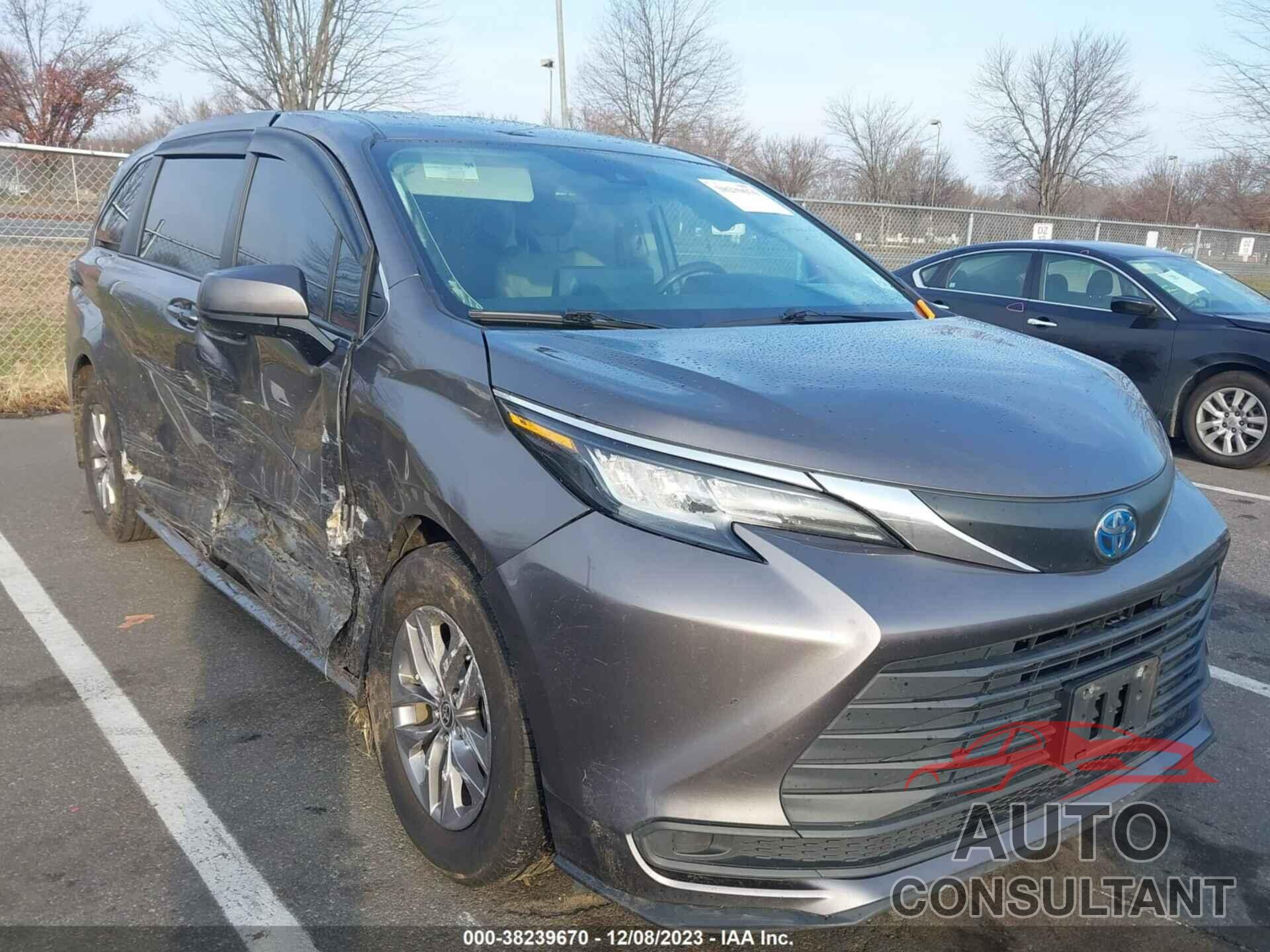 TOYOTA SIENNA 2021 - 5TDKRKEC8MS032369