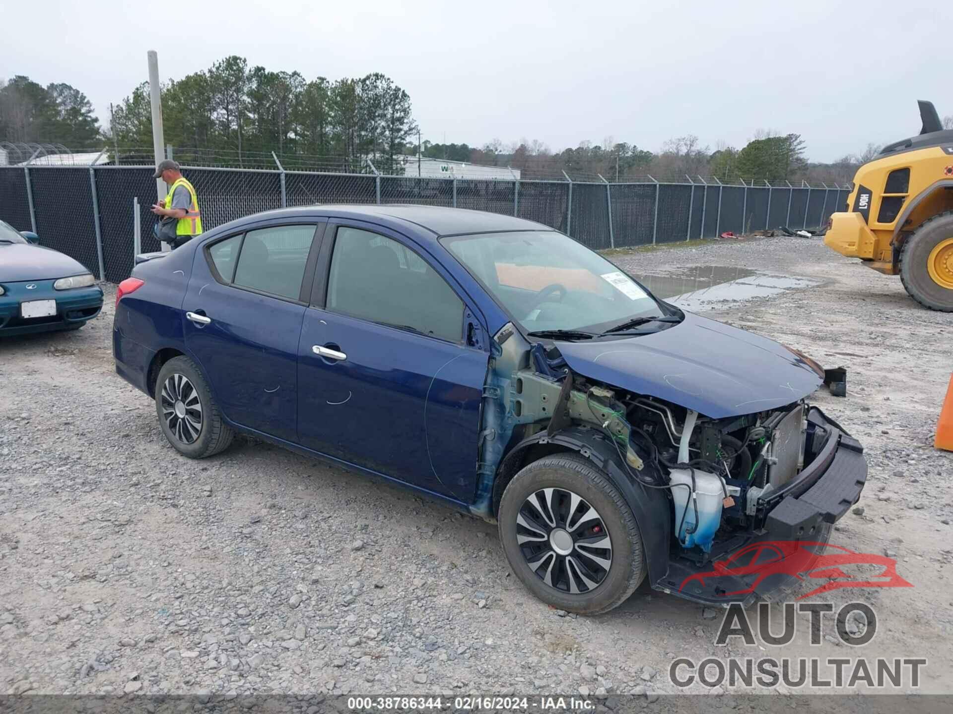 NISSAN VERSA 2018 - 3N1CN7APXJL830060