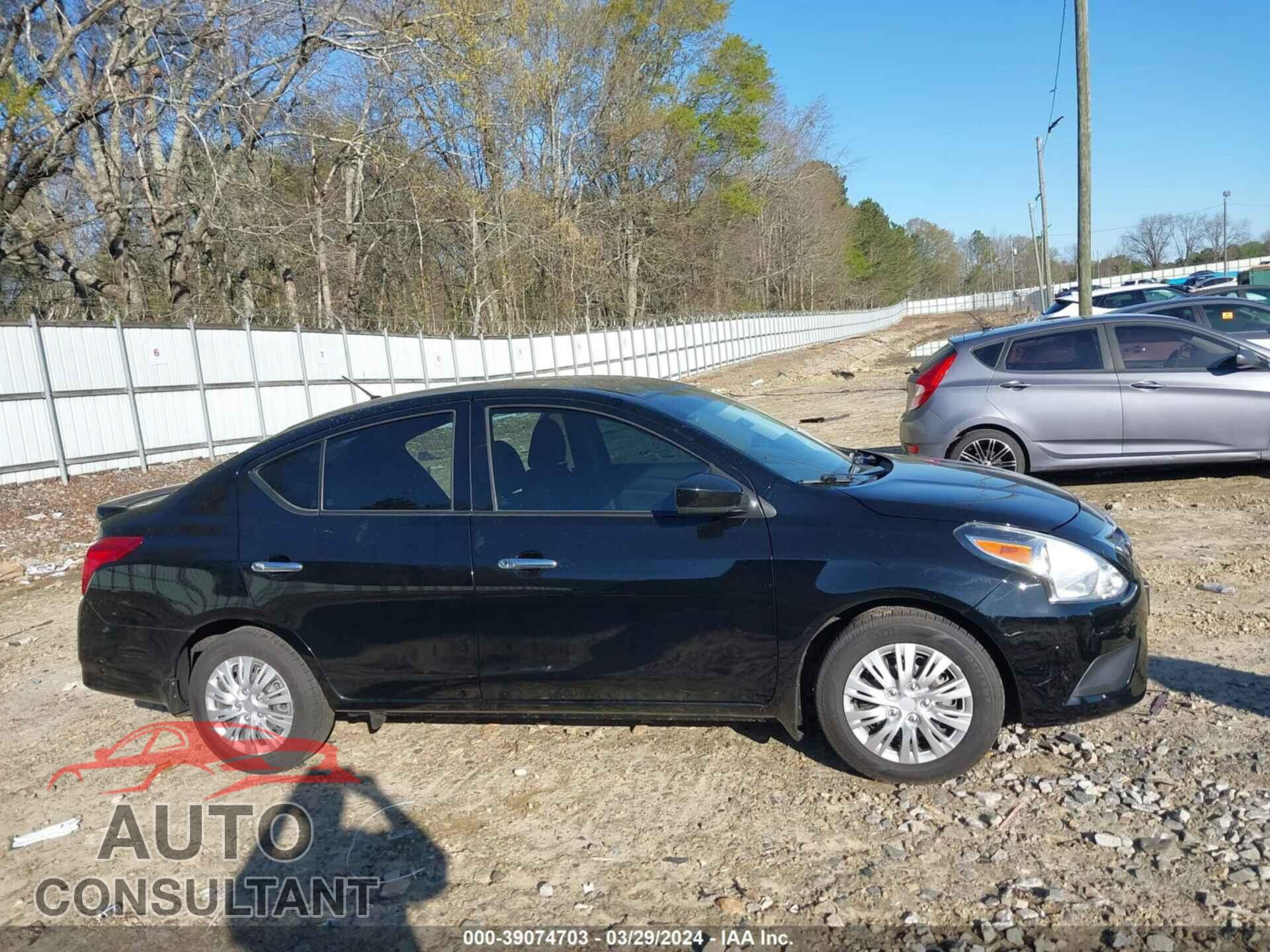 NISSAN VERSA 2017 - 3N1CN7AP3HL860821