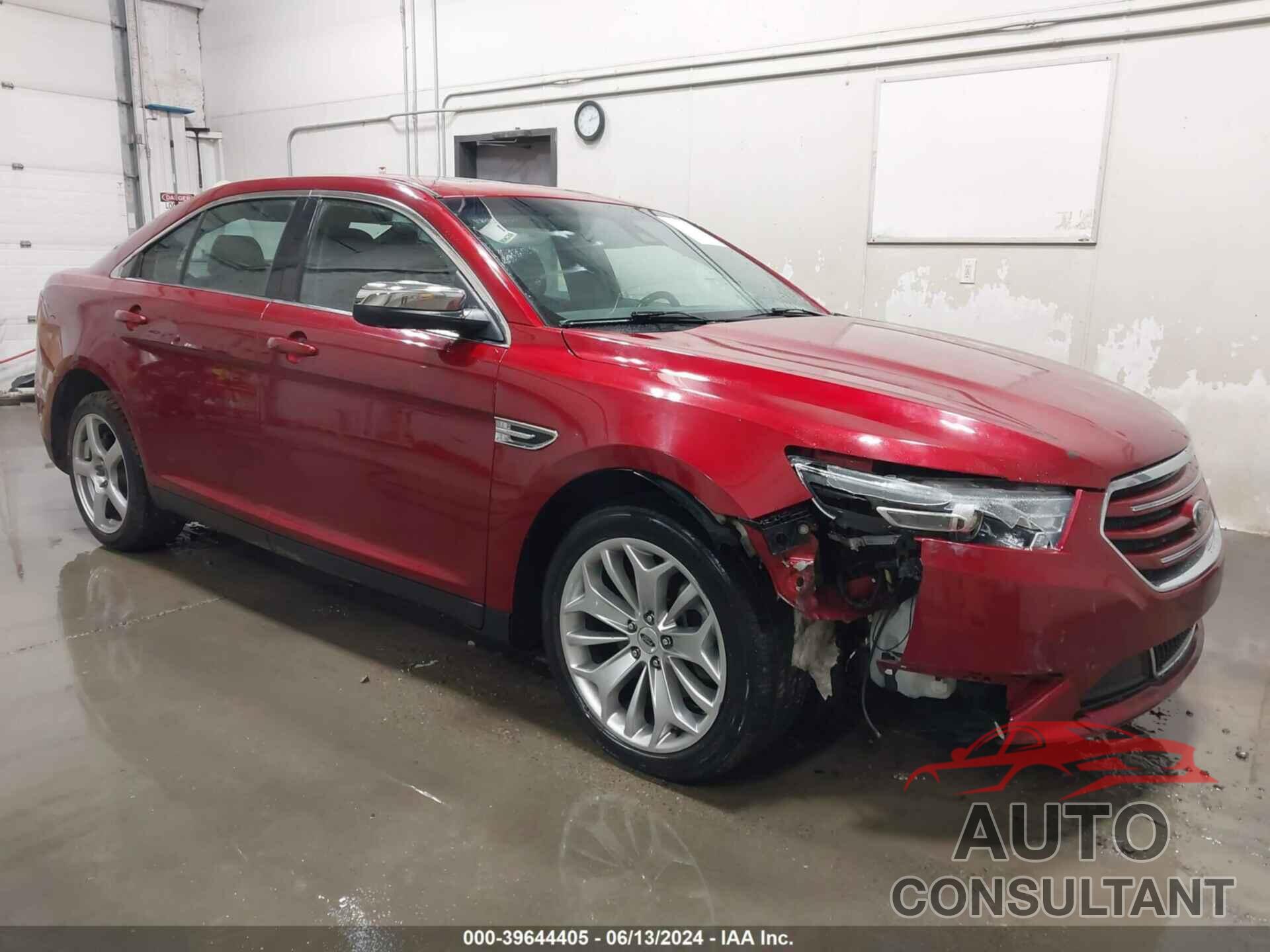 FORD TAURUS 2018 - 1FAHP2J83JG127385