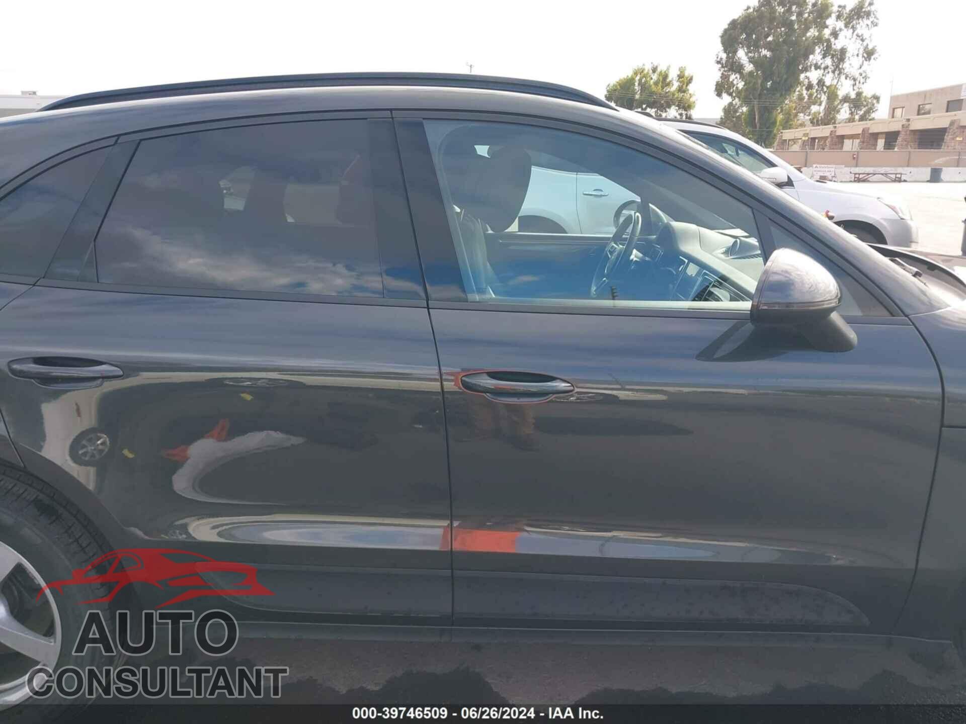 PORSCHE MACAN 2017 - WP1AA2A54HLB03275