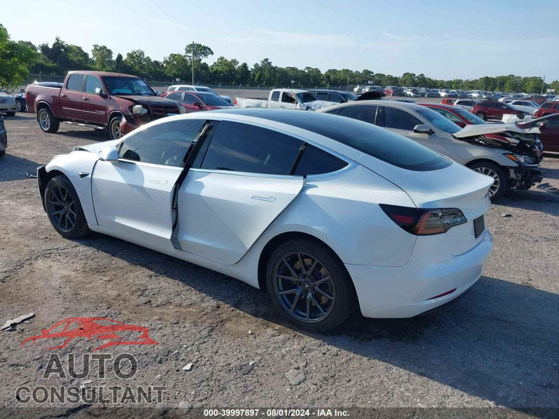 TESLA MODEL 3 2019 - 5YJ3E1EB9KF493552