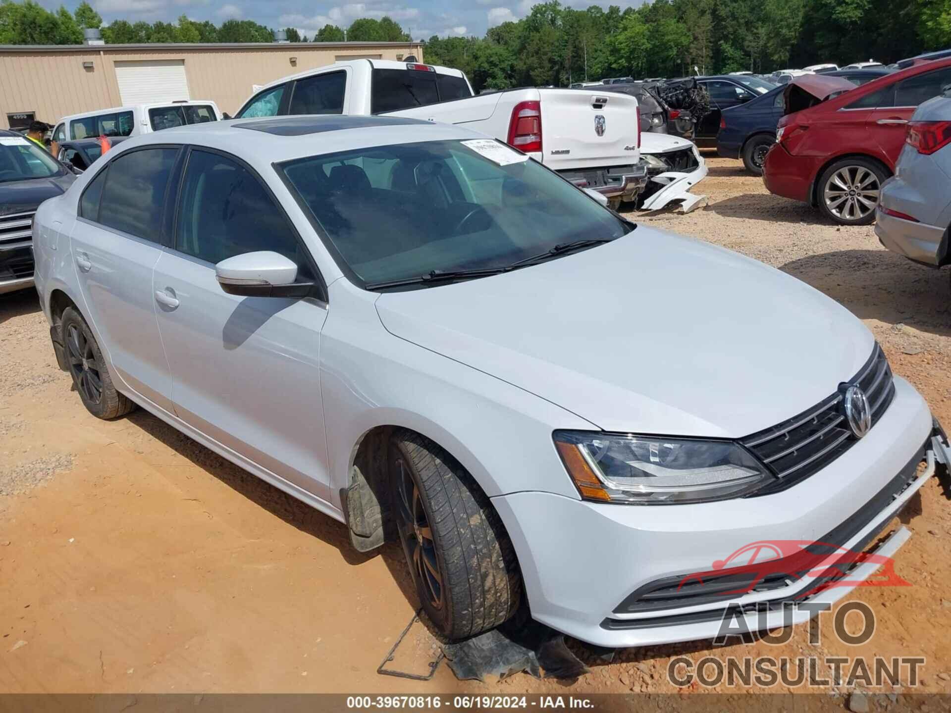 VOLKSWAGEN JETTA 2018 - 3VWDB7AJ5JM203991