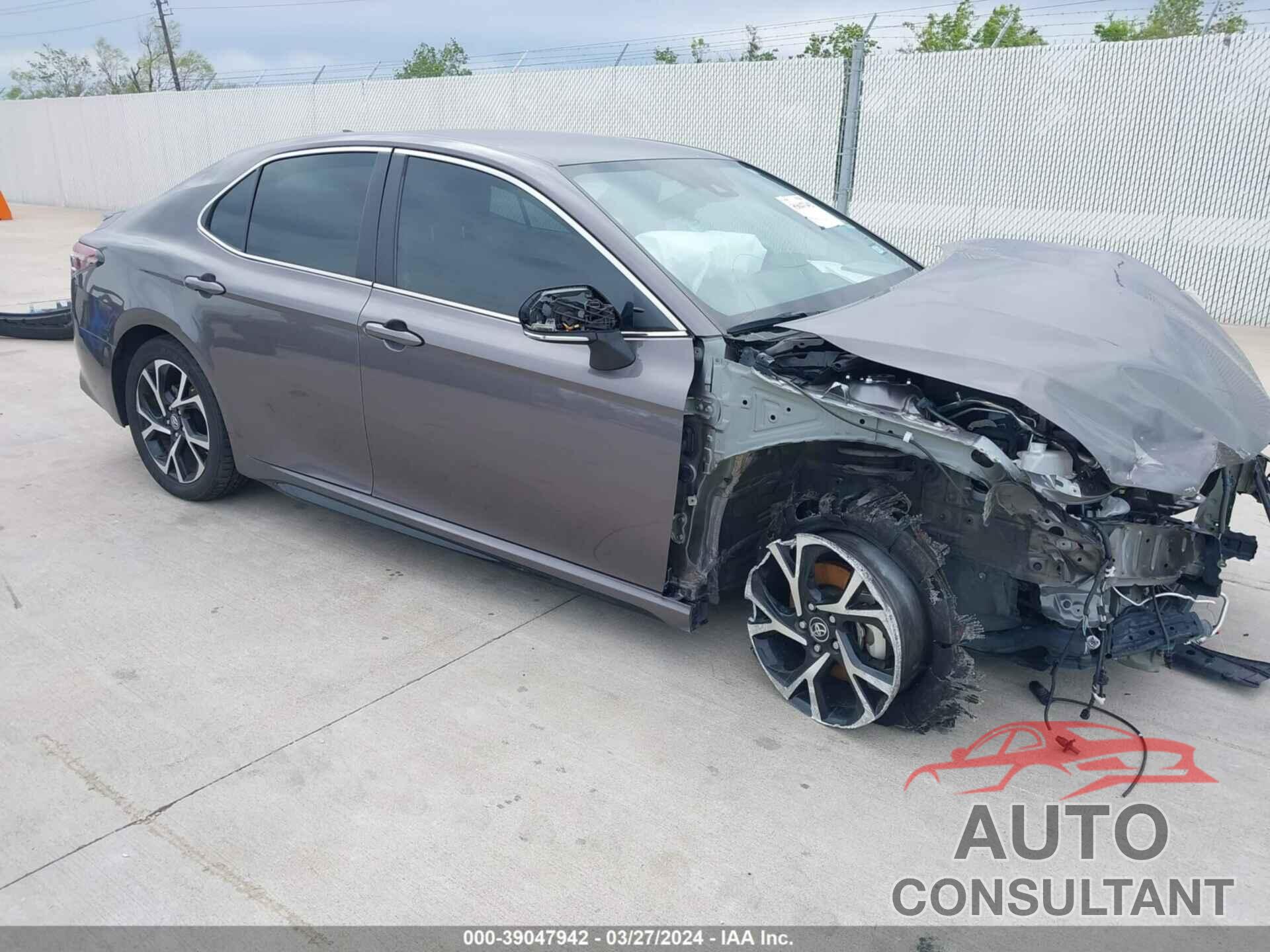 TOYOTA CAMRY 2022 - 4T1G11AK5NU701288