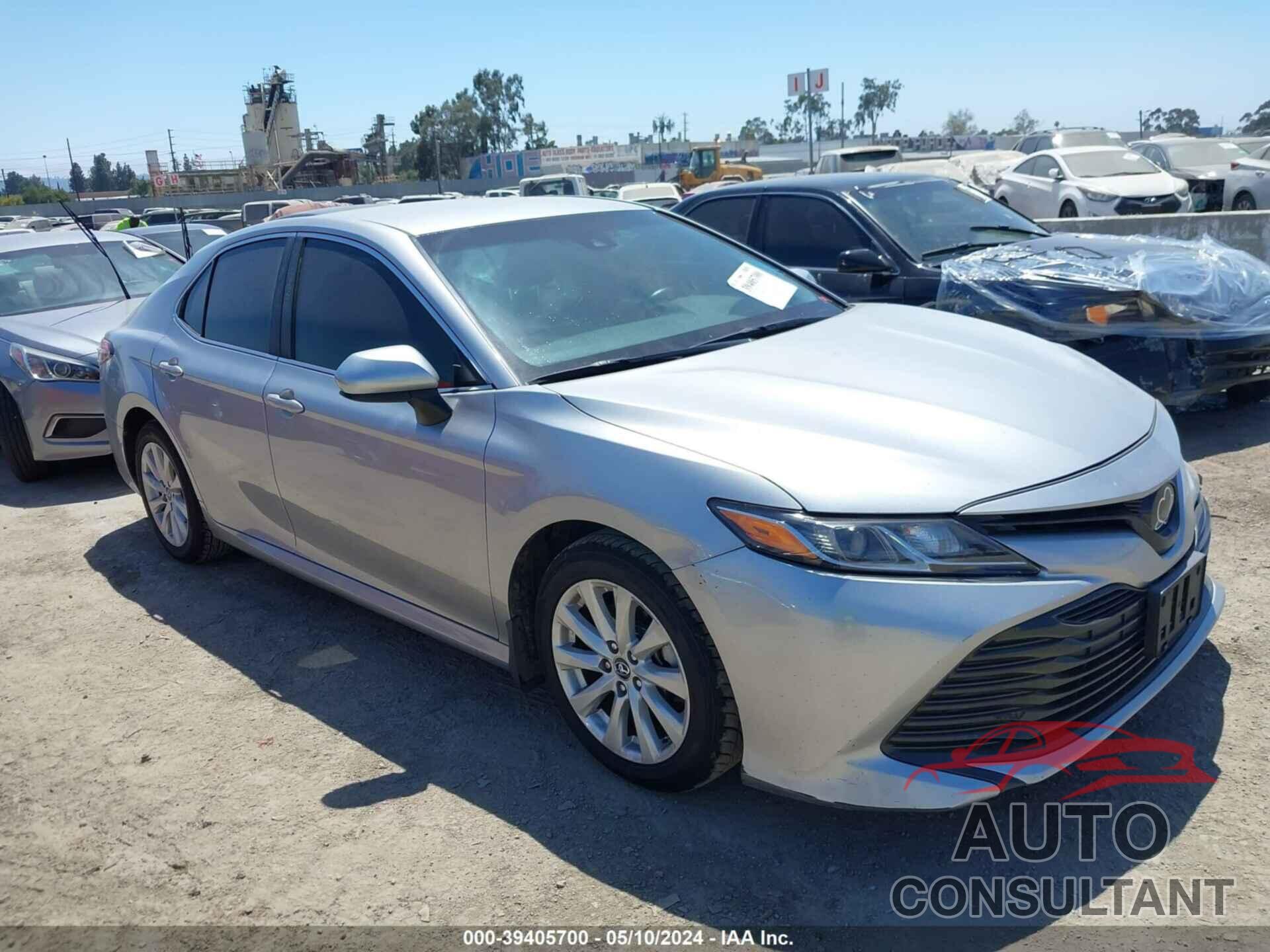 TOYOTA CAMRY 2018 - 4T1B11HK0JU620449