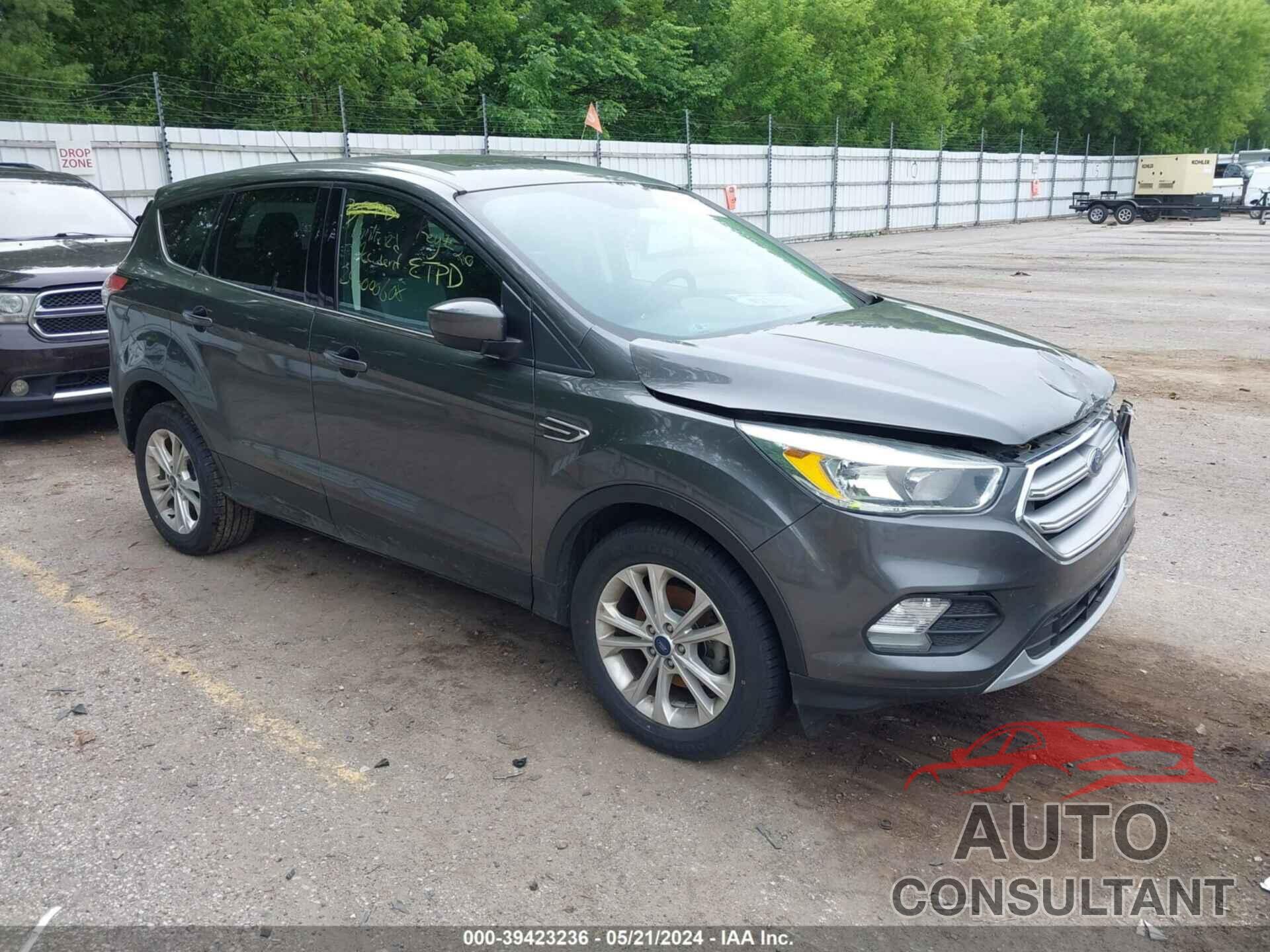 FORD ESCAPE 2017 - 1FMCU0GD3HUC61164