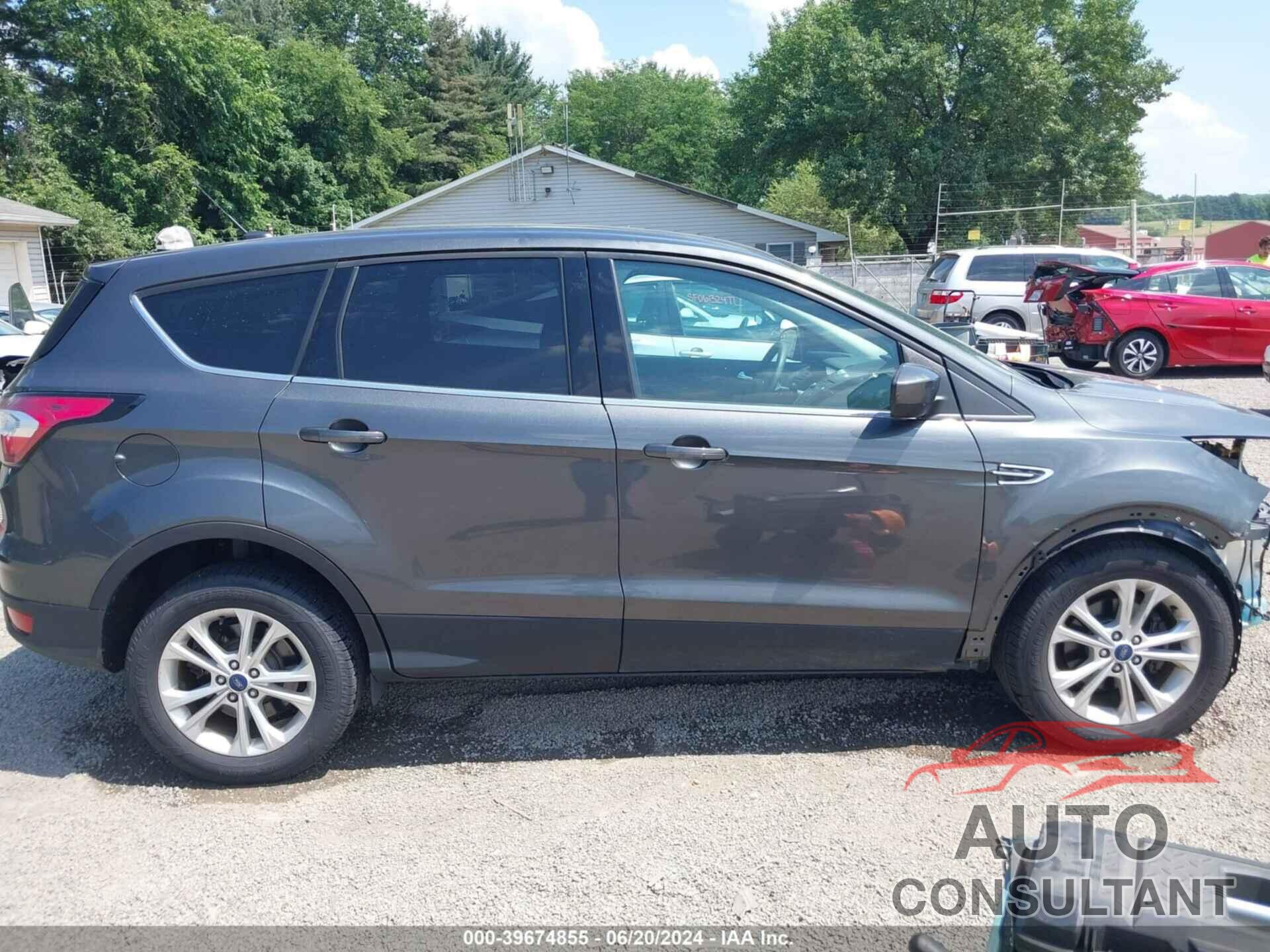 FORD ESCAPE 2017 - 1FMCU0GD2HUE67656