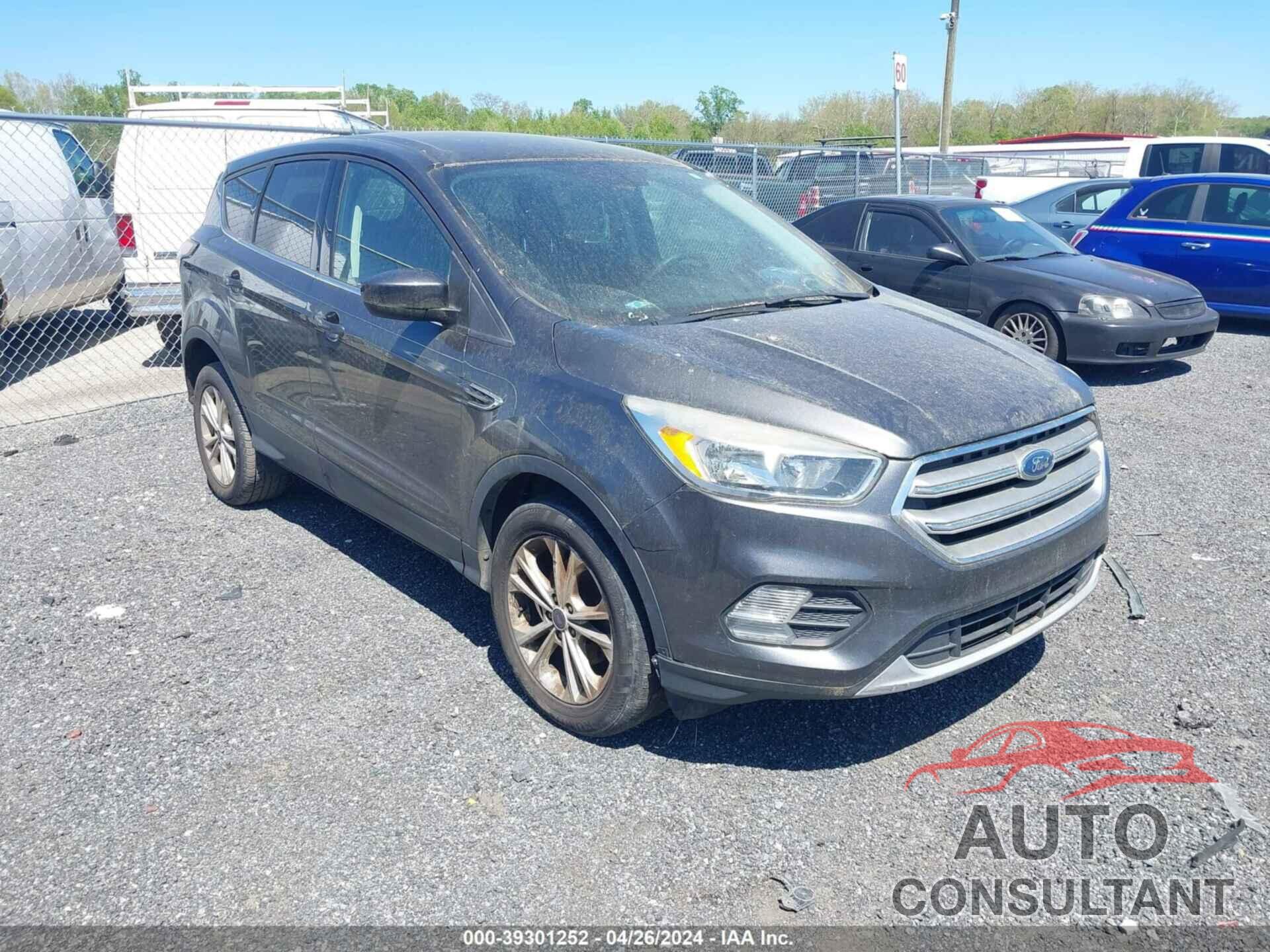 FORD ESCAPE 2017 - 1FMCU0GD9HUB48500