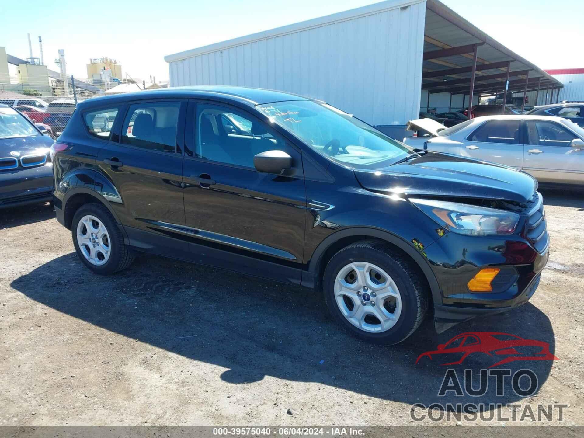 FORD ESCAPE 2018 - 1FMCU0F70JUA67242