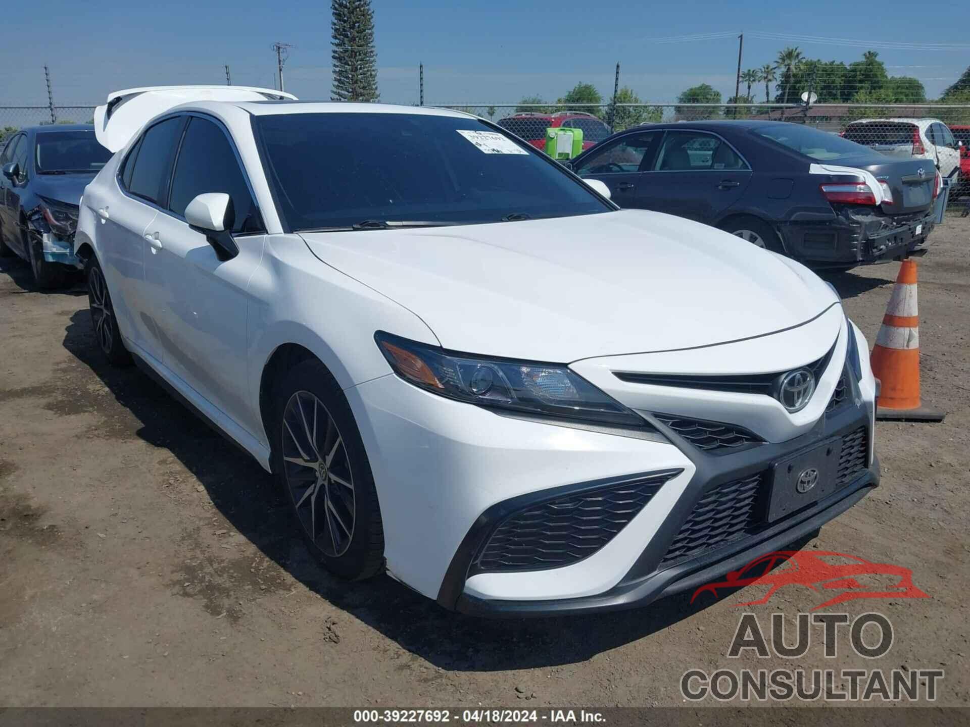 TOYOTA CAMRY 2021 - 4T1T11AK5MU594224
