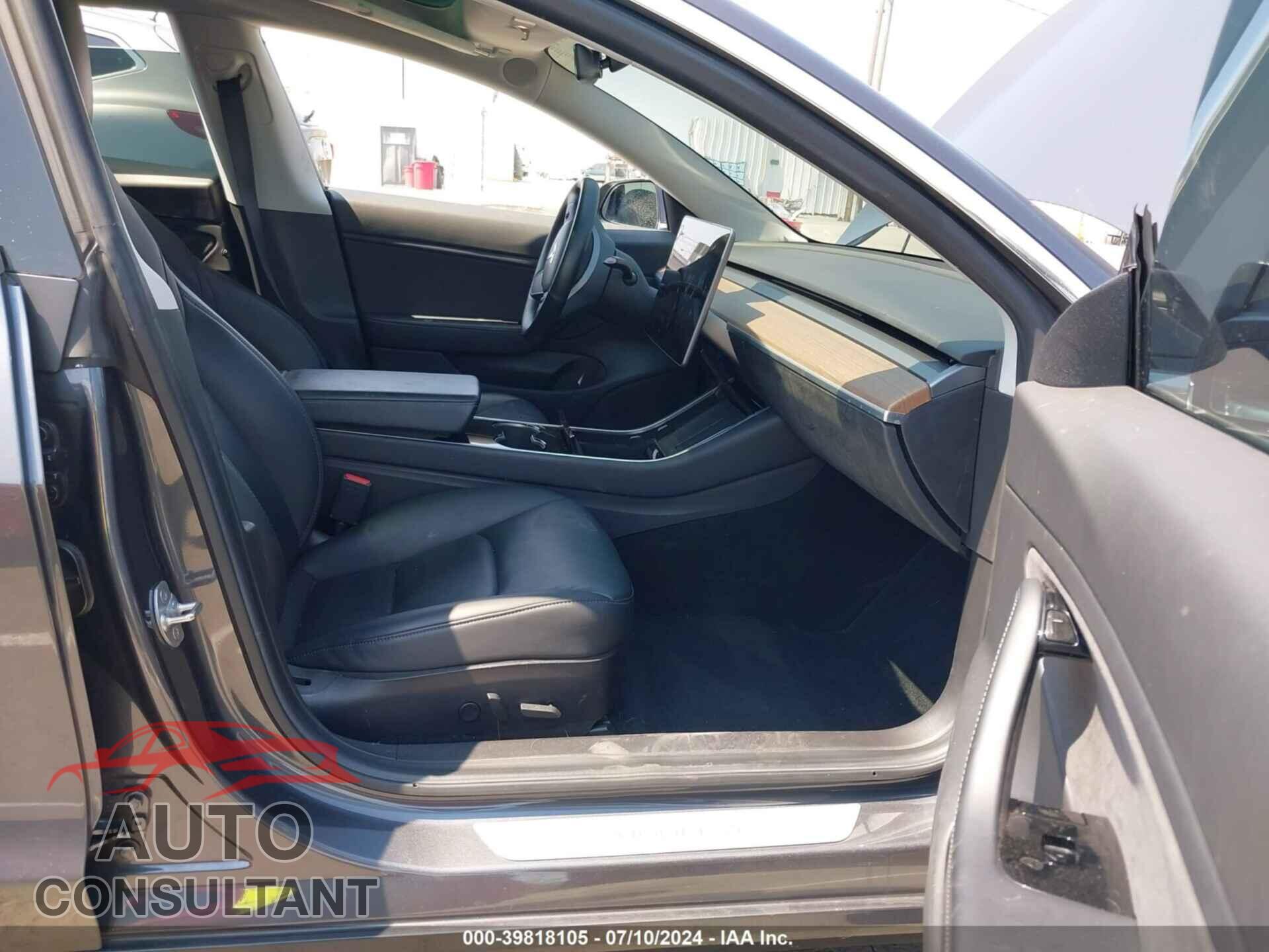 TESLA MODEL 3 2019 - 5YJ3E1EA7KF311208