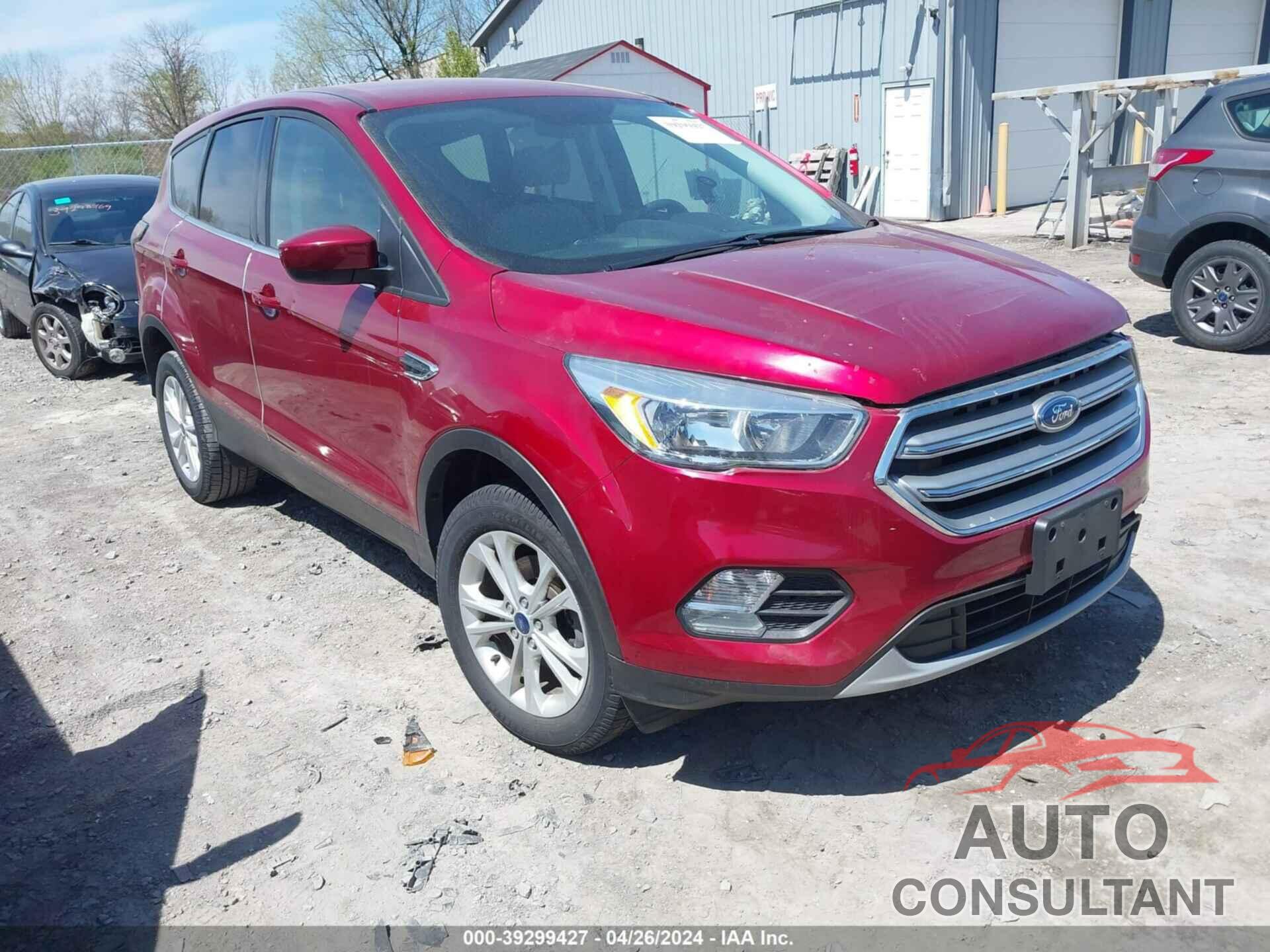 FORD ESCAPE 2017 - 1FMCU0GD8HUB87403