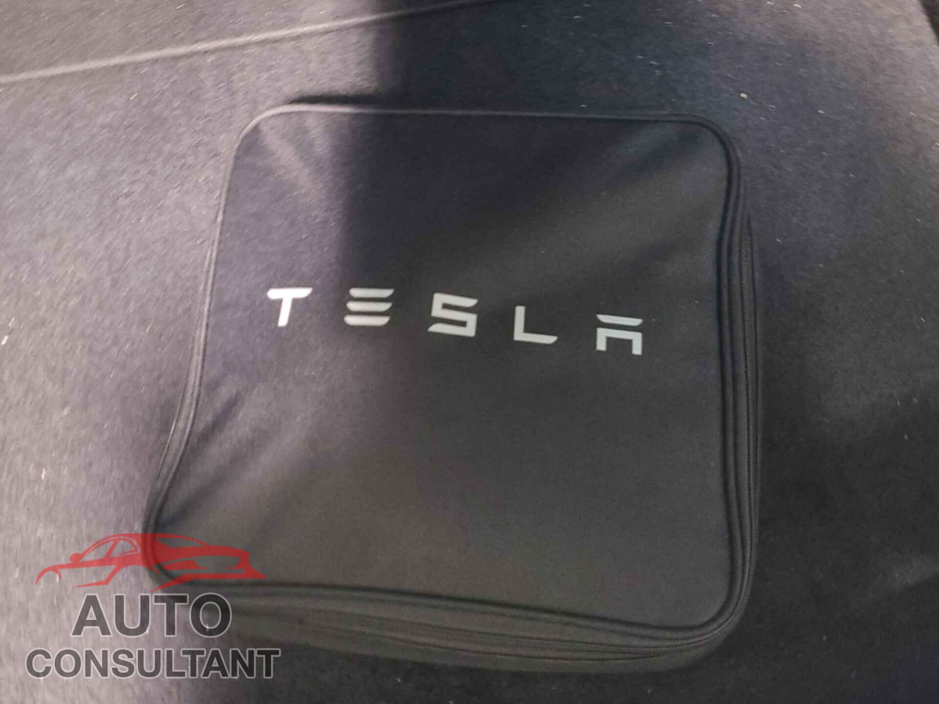 TESLA MODEL 3 2022 - 5YJ3E1EB9NF157369