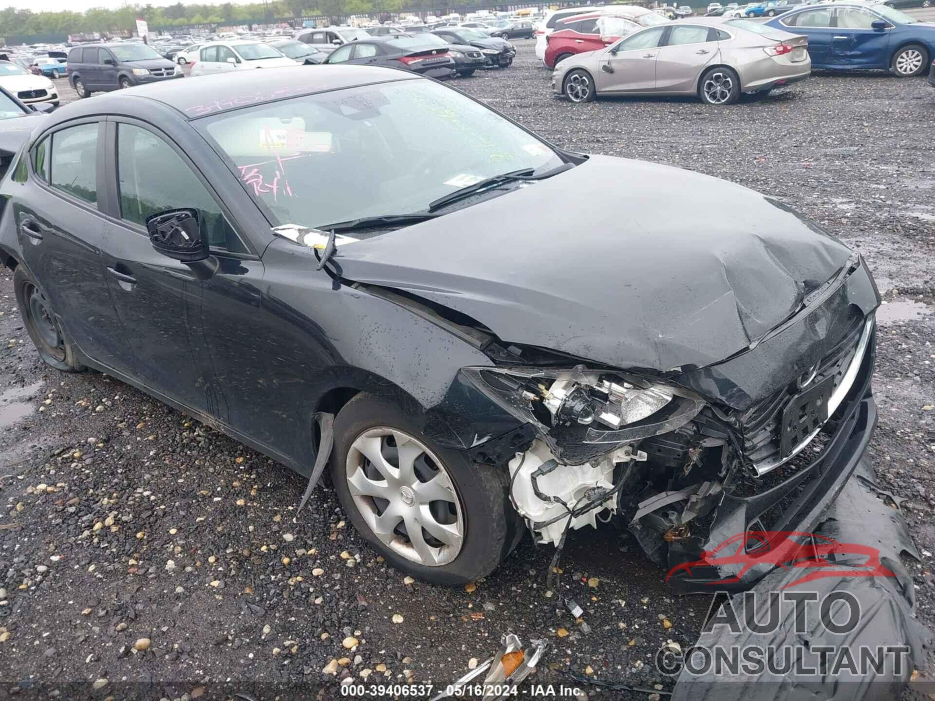 MAZDA 3 2018 - 3MZBN1U72JM211137