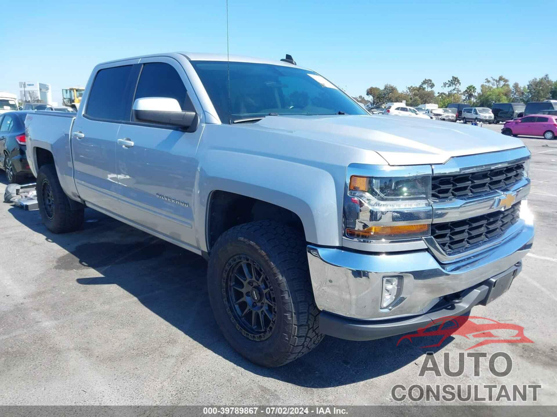 CHEVROLET SILVERADO 1500 2018 - 3GCUKREC3JG319909