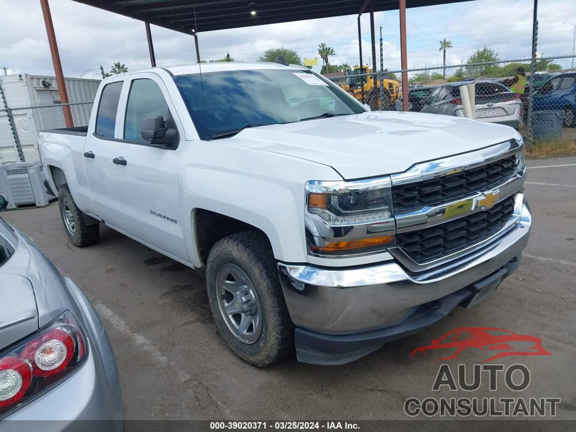CHEVROLET SILVERADO 1500 2018 - 1GCVKNEH6JZ243627