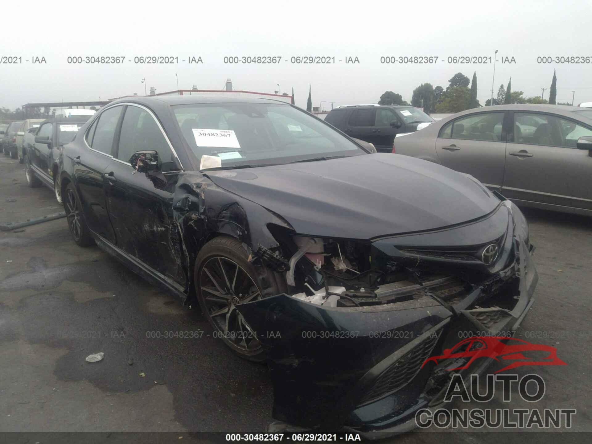 TOYOTA CAMRY 2021 - 4T1T11AK3MU570181