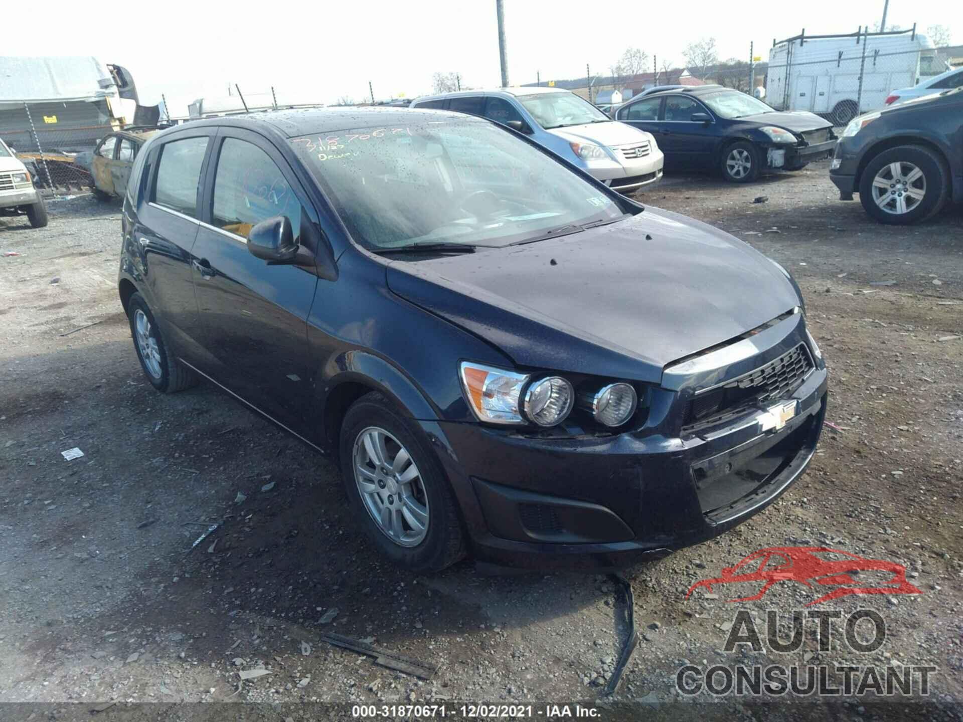 CHEVROLET SONIC 2016 - 1G1JC6SG3G4103563